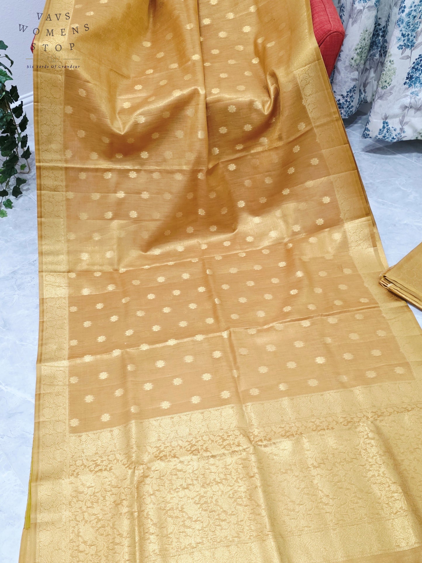 Royal Antique Gold Jute Tissue Saree with Floral Zari Pallu & Unstitched Blouse Piece