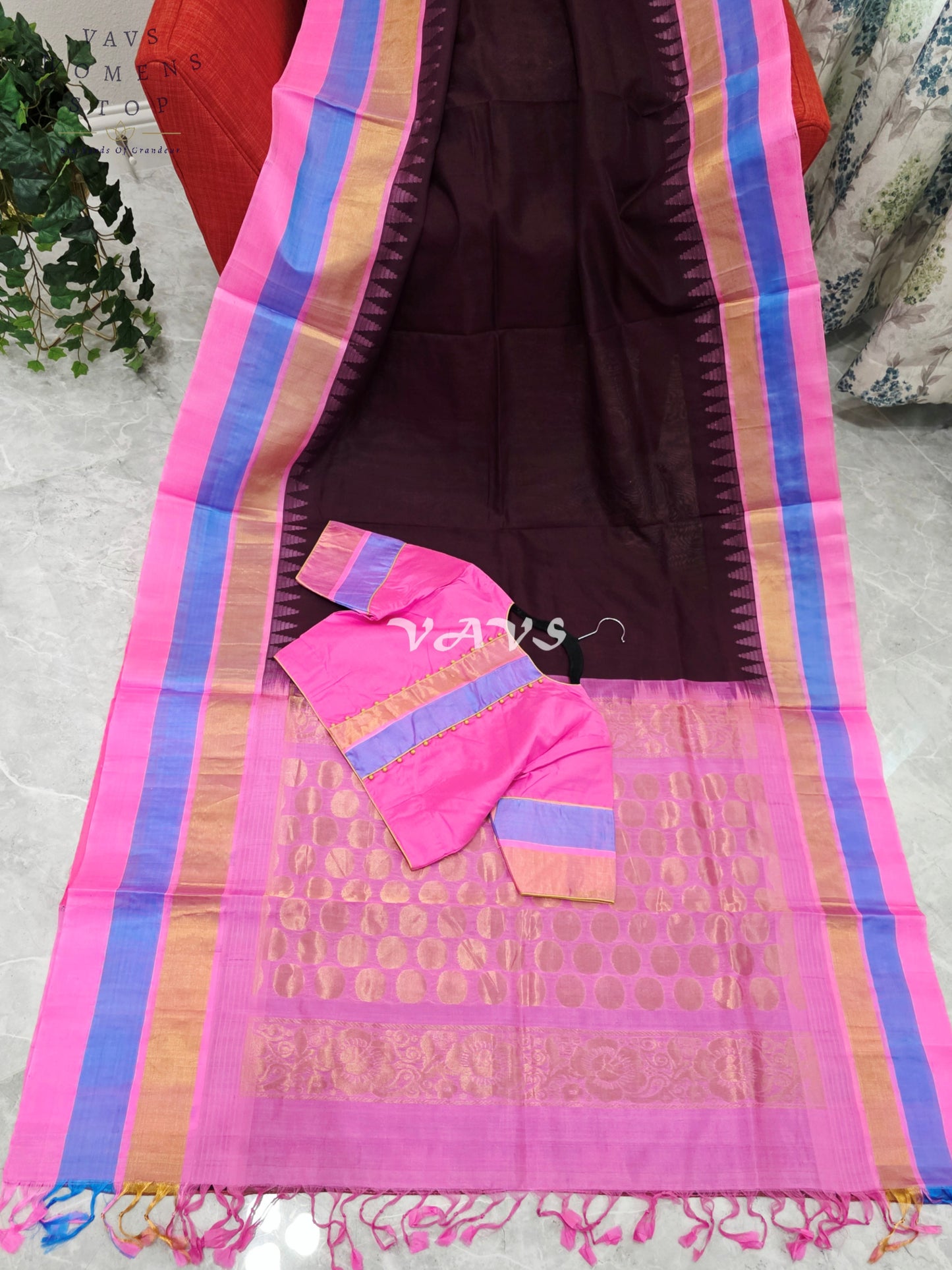Royal Cocoa Brown Pure Kuppadam Pattu Silk Cotton Temple Border Saree with Candy Pink & Cornflower Blue Border Stitched Blouse