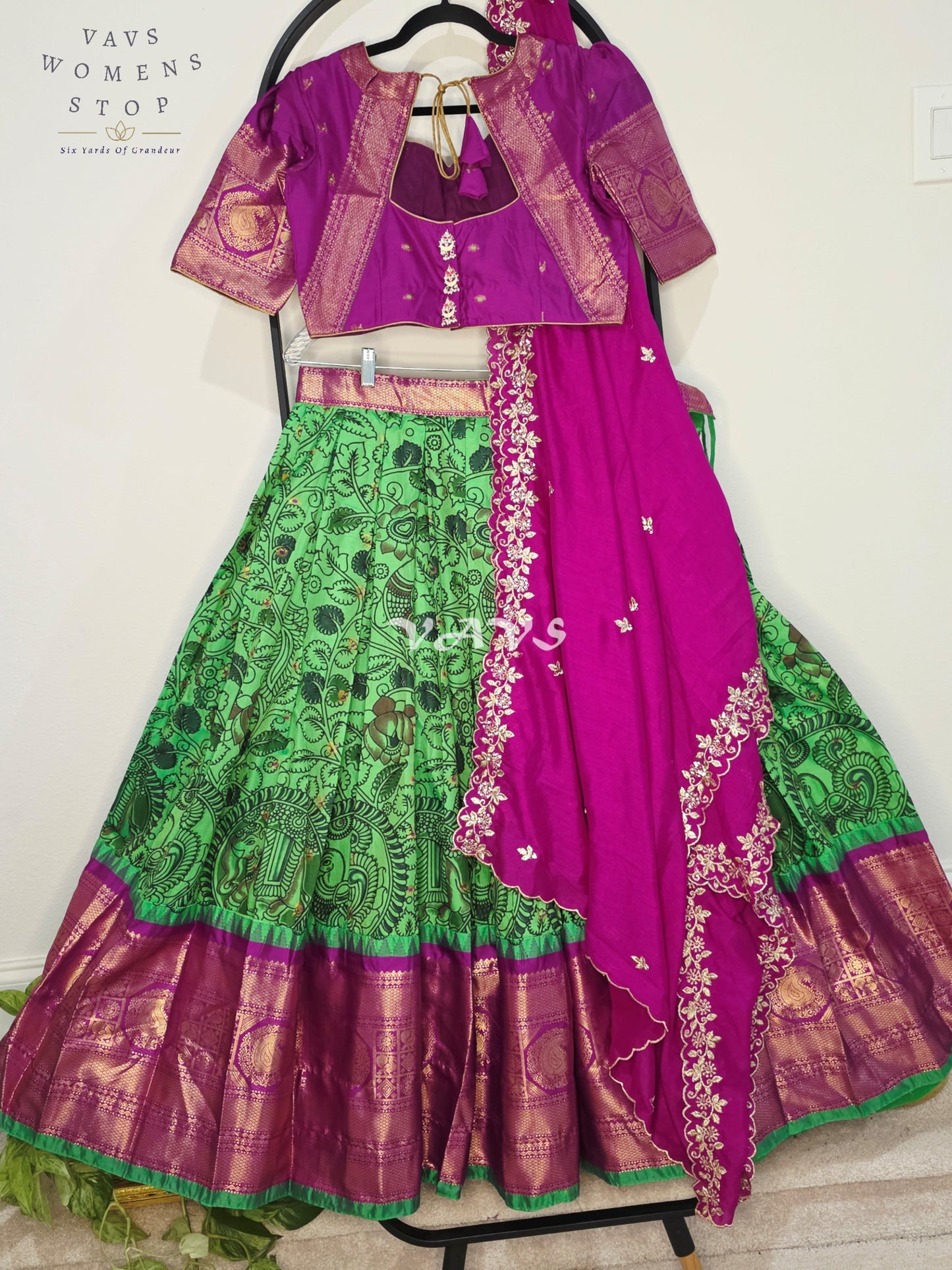 Royal Emerald Green Floral Semi Gadwal Lehenga Set with Rani Pink Chinon Chiffon Dupatta & Blouse Size 40–46