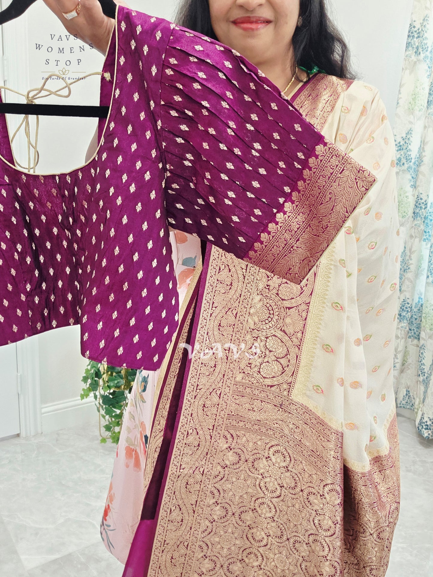 Classy Semi Benarasi Warm Fancy Silk Saree - Blouse