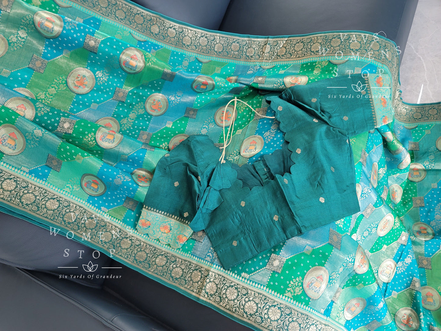 Munga Benarasi Crepesilk  Saree - Blouse