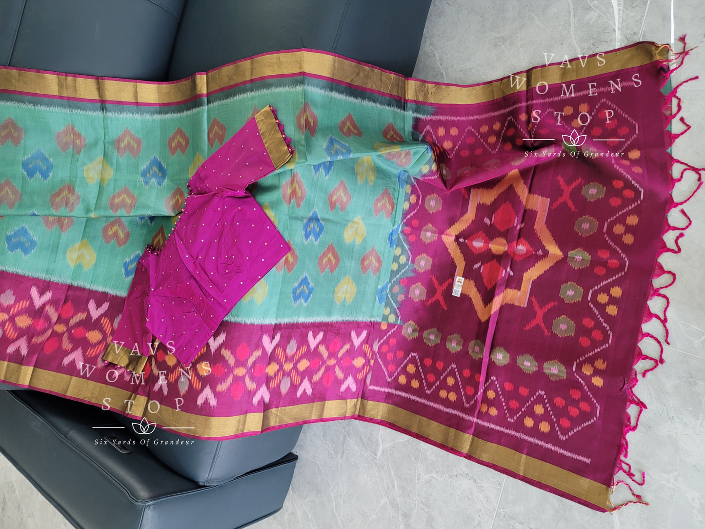 Pure Kanchi Pochampally Weaving Designer Soft Silk Saree - Blouse