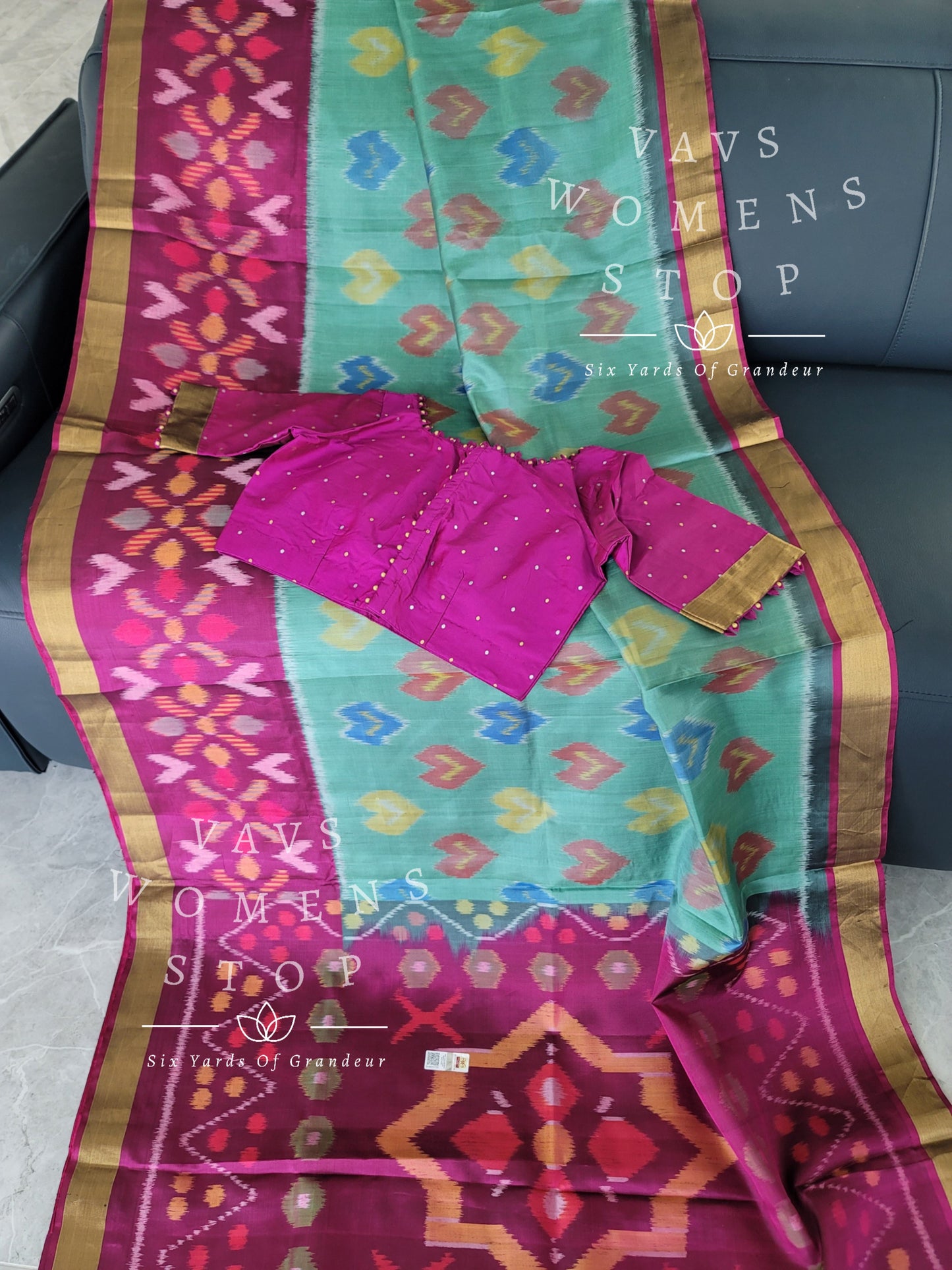 Pure Kanchi Pochampally Weaving Designer Soft Silk Saree - Blouse