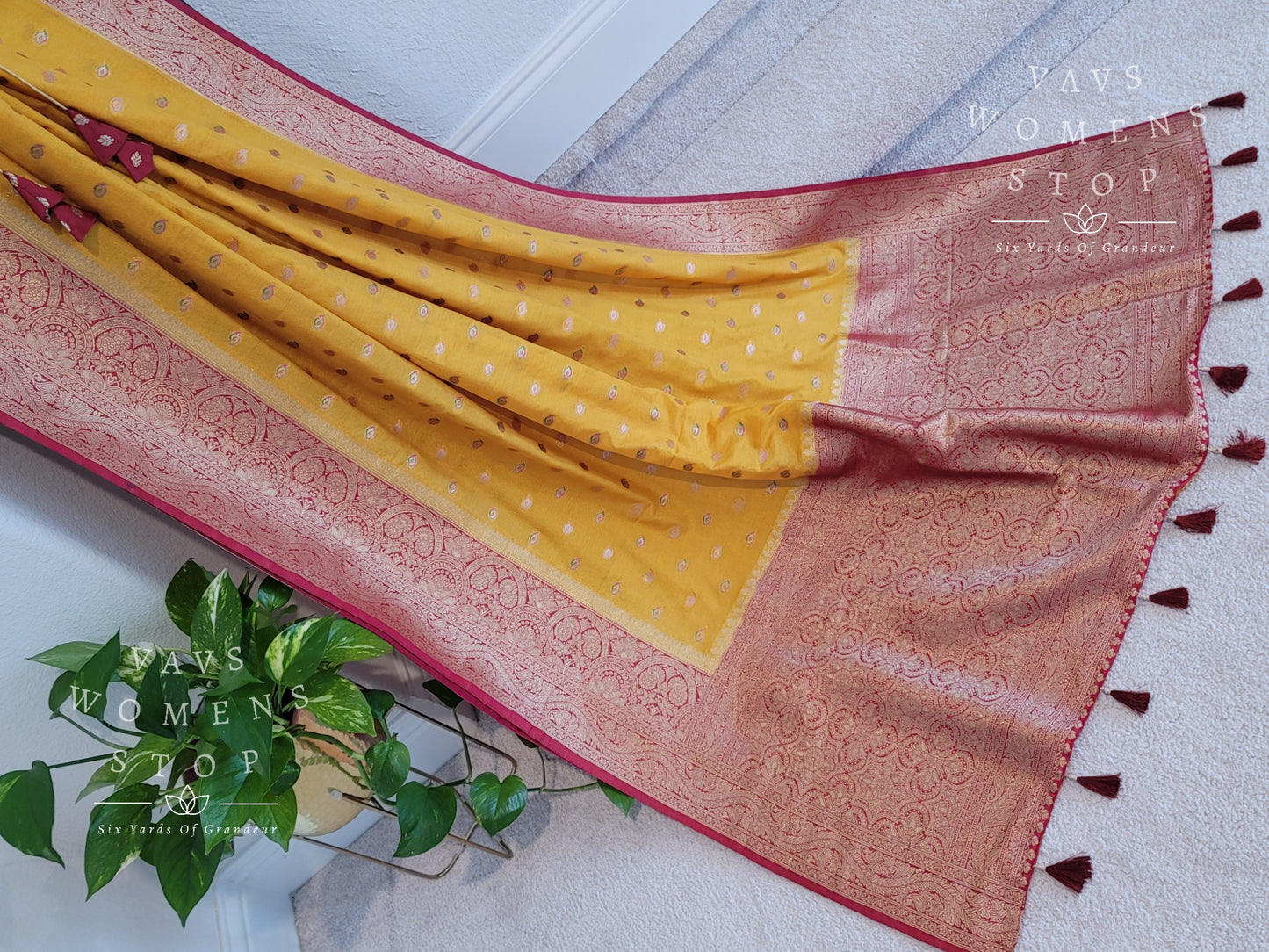 Classy Semi Benarasi Warm Fancy Silk Saree - Blouse