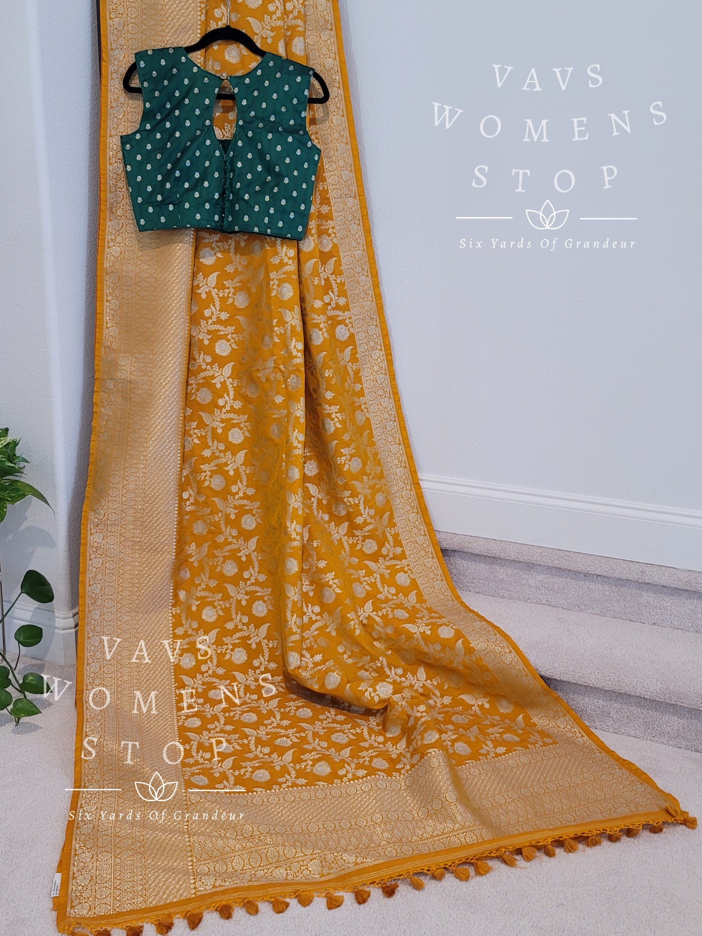 Benarasi Uppada Soft Silk Designer Saree - Sleeveless Benarasi Blouse