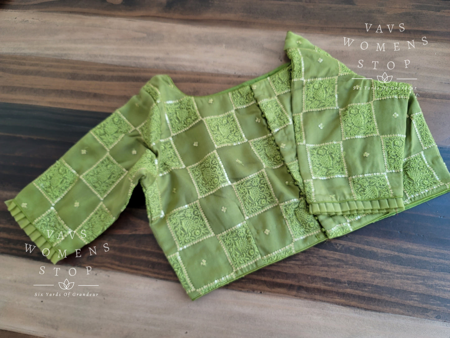 Organza Blouse suitable for all fancy sarees. Ready to wear tailored blouse suitable for blouse size - 40. Back opening blouse with elbow sleeves. Ready to ship from Prosper, Texas. Fancy Blouse. partywear blouse. Customized blouse. Checks blouse. green blouse 