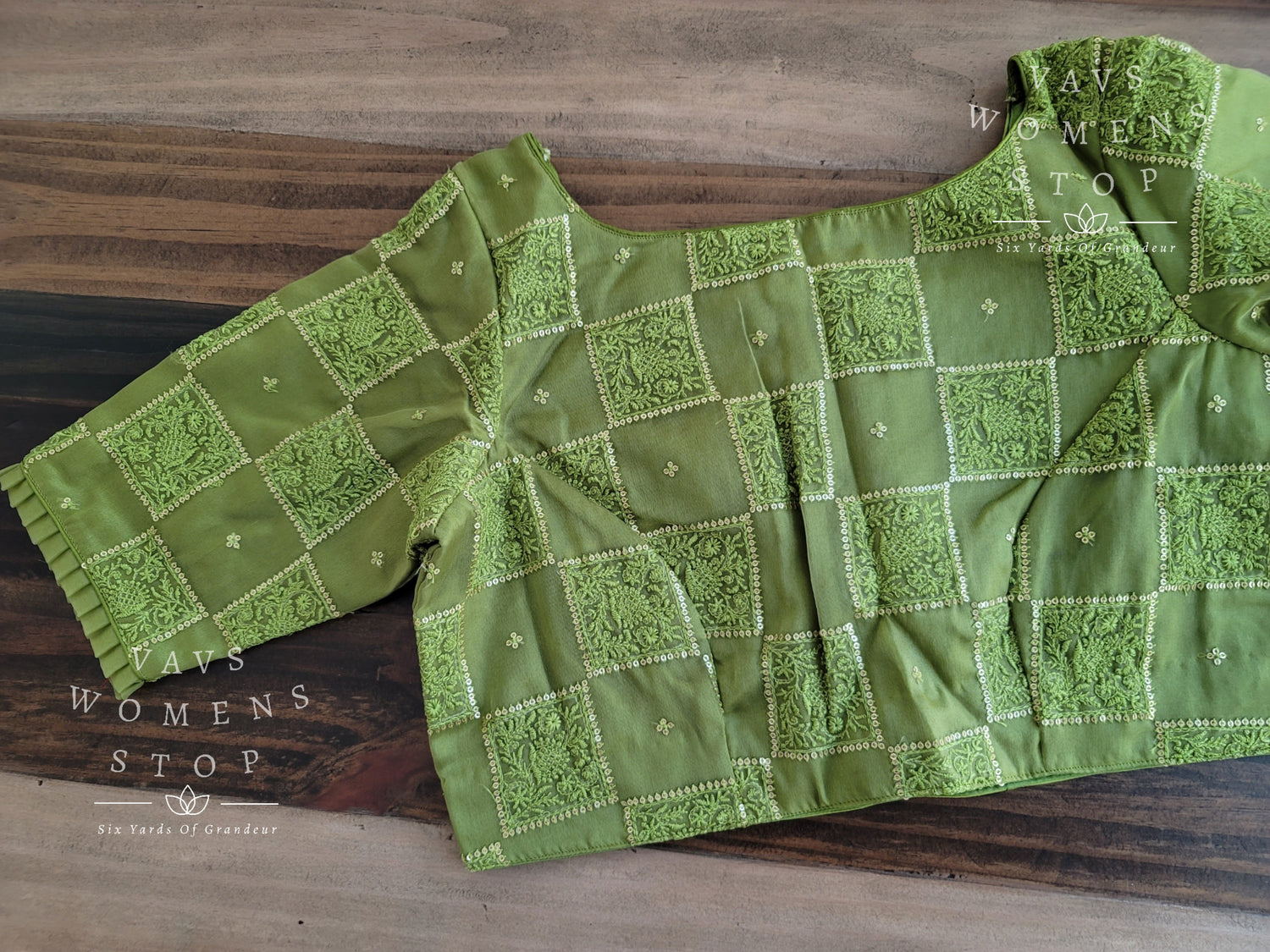 Organza Blouse suitable for all fancy sarees. Ready to wear tailored blouse suitable for blouse size - 40. Back opening blouse with elbow sleeves. Ready to ship from Prosper, Texas. Fancy Blouse. partywear blouse. Customized blouse. Checks blouse. green blouse 