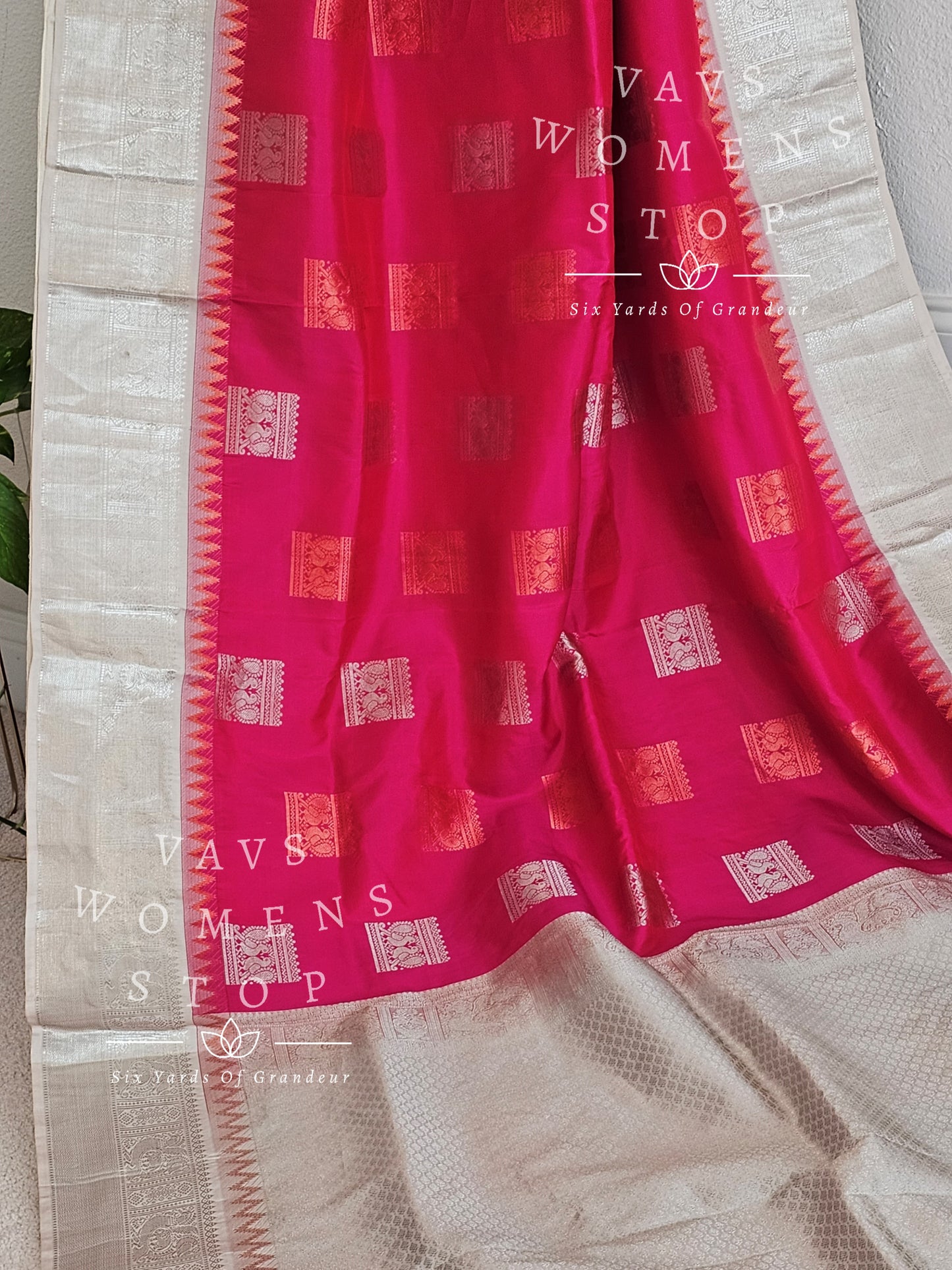 Pure Kanchi Pattu Soft Silk Saree - Blouse
