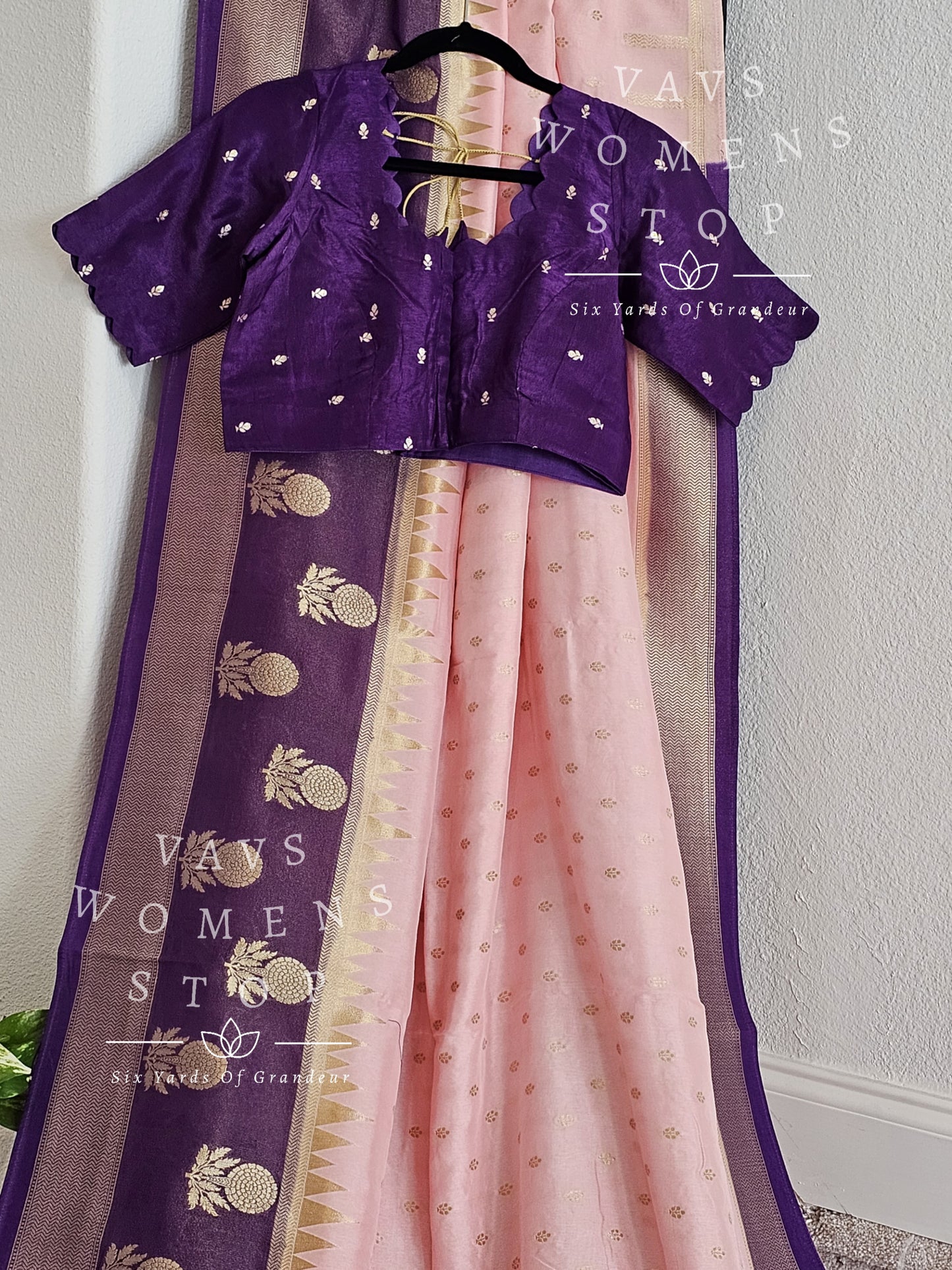 Munga Crepe Silk Saree - Blouse