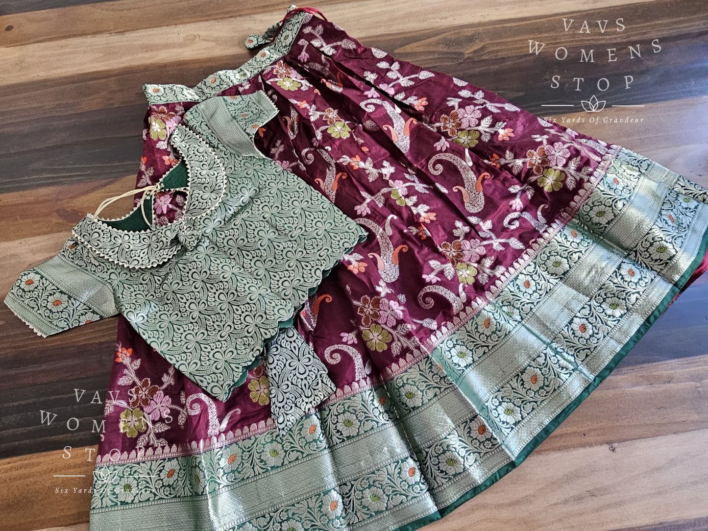 Chiniya Benarasi Lehenga Blouse