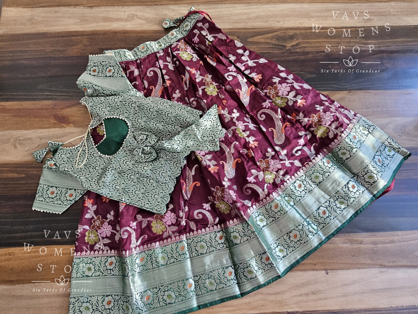 Chiniya Benarasi Lehenga Blouse