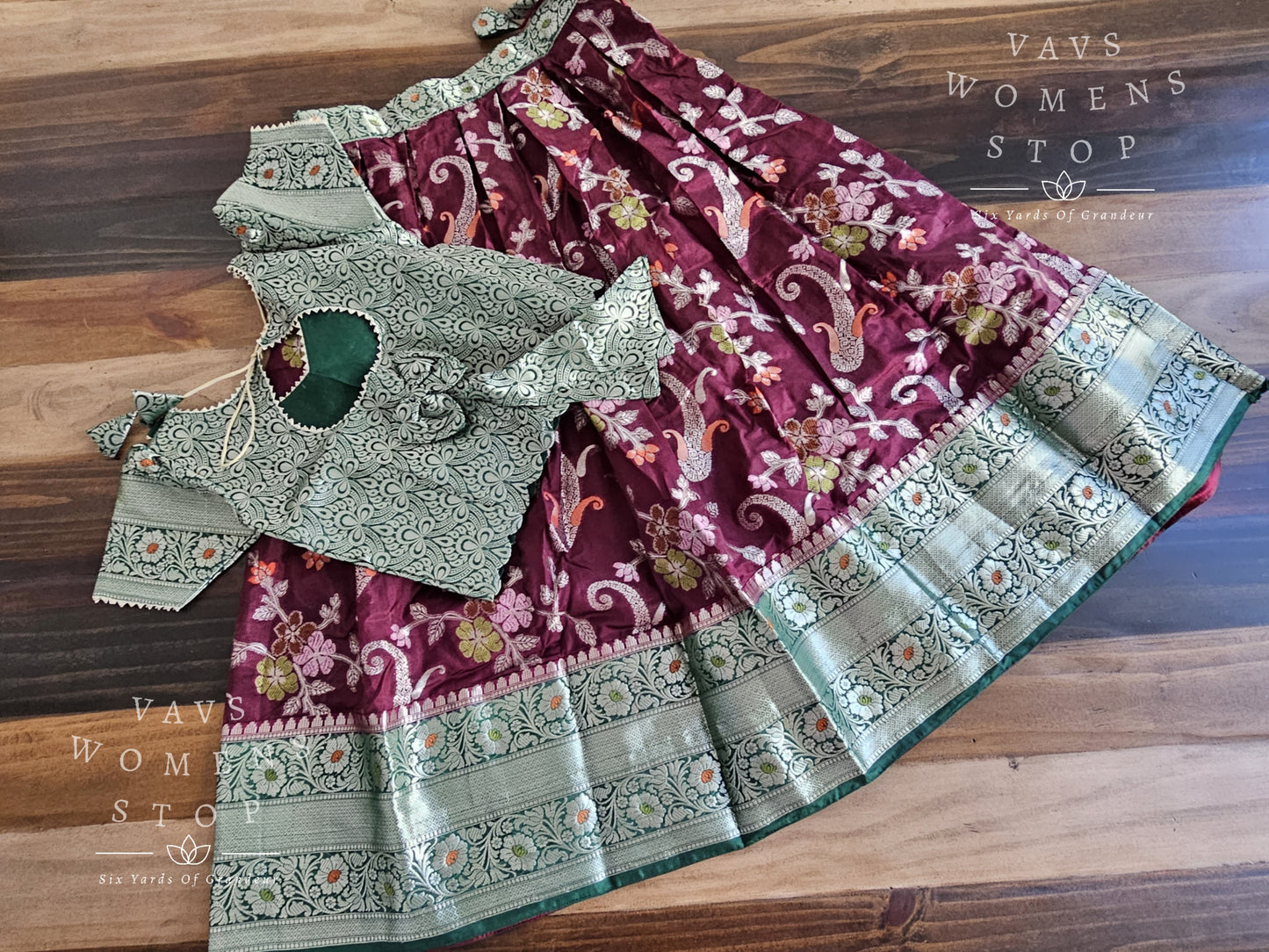 Chiniya Benarasi Lehenga Blouse