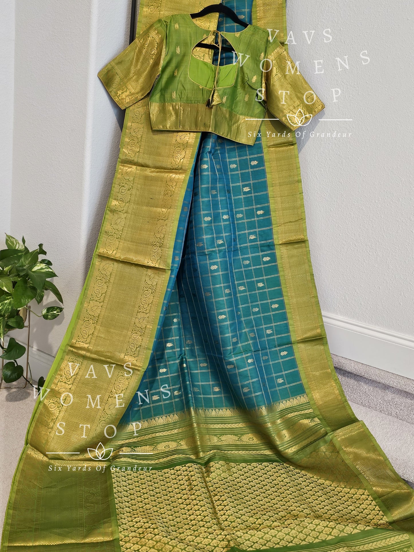 Pure Gadwal Handwoven Silk Saree With Stitched Blouse