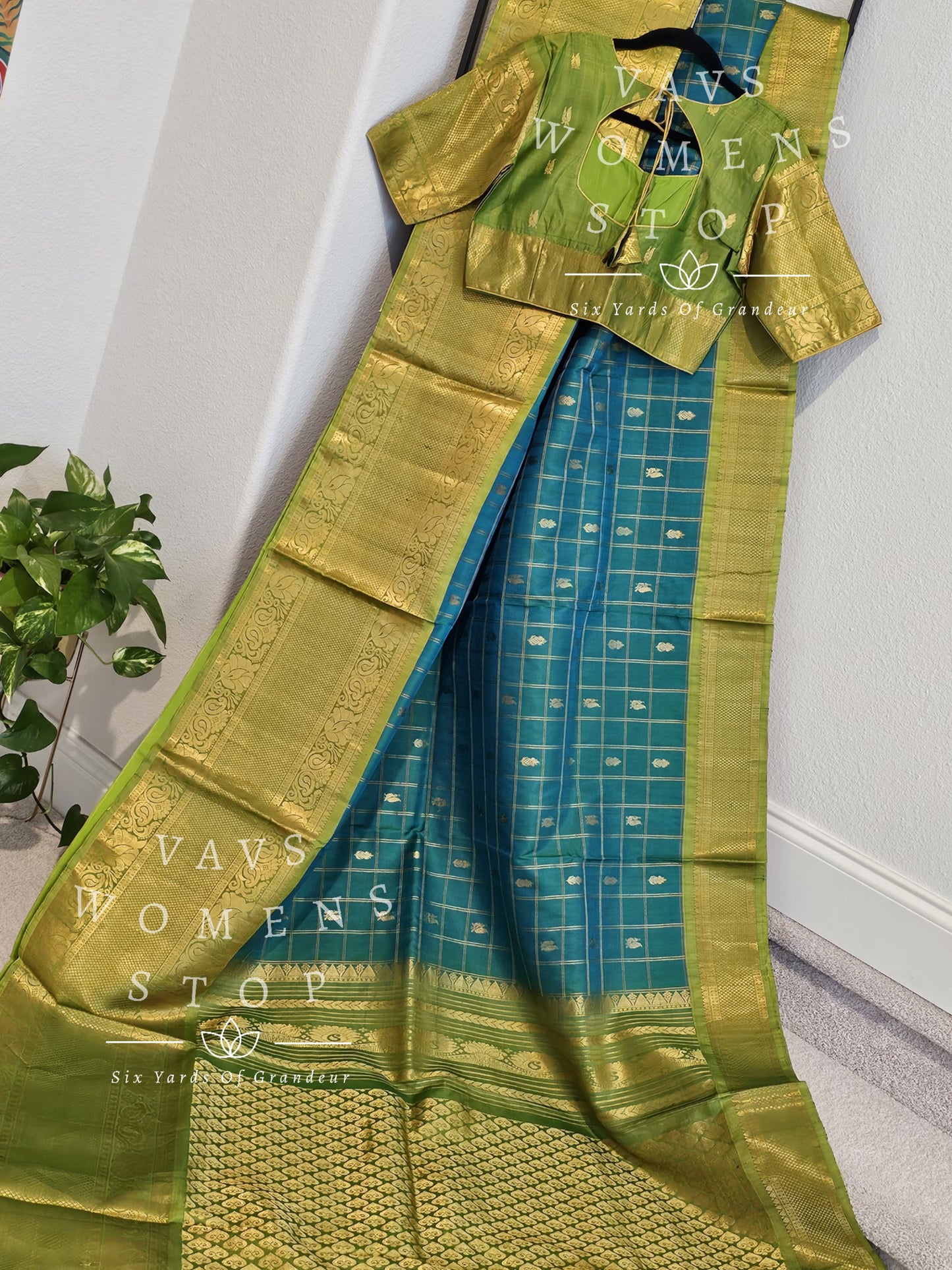 Pure Gadwal Handwoven Silk Saree With Stitched Blouse