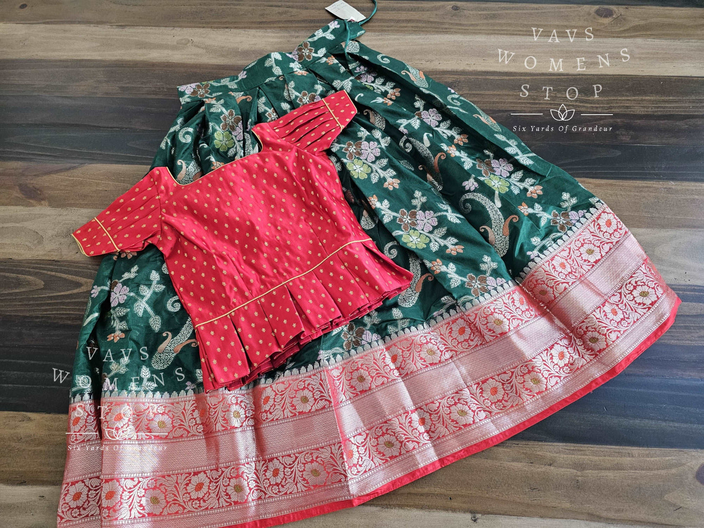 Chiniya Benarasi Lehenga Blouse