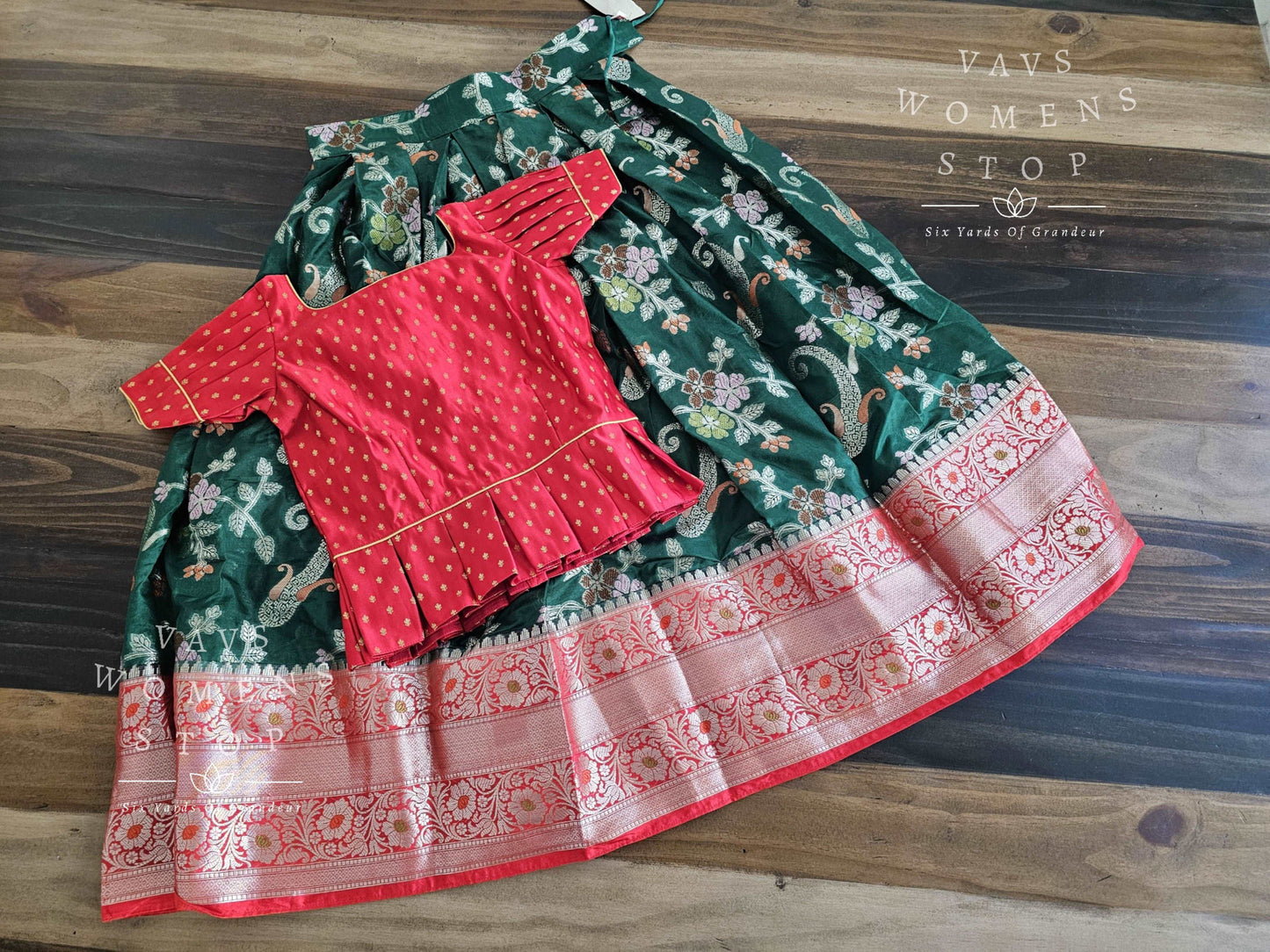 Chiniya Benarasi Lehenga Blouse