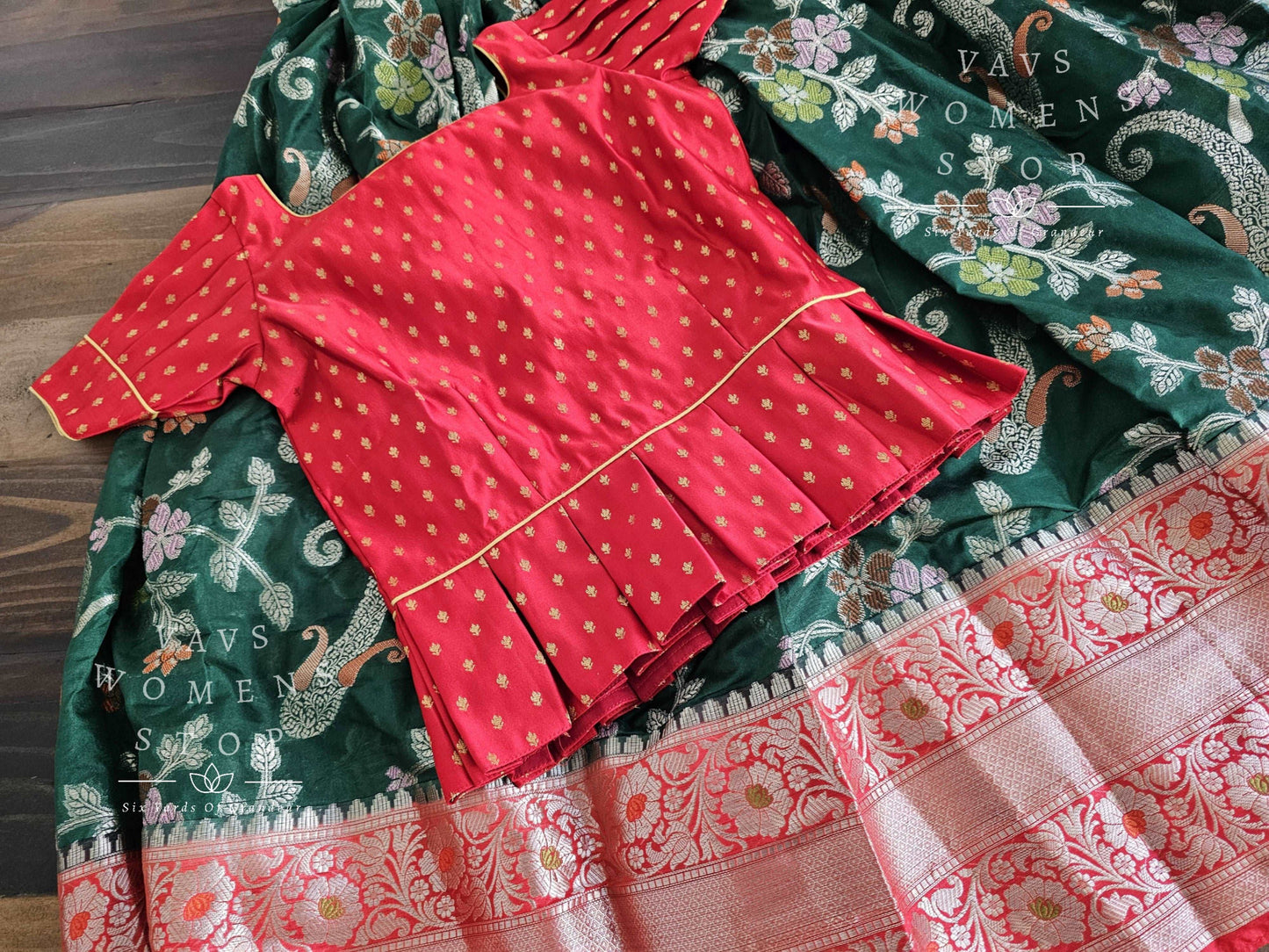 Chiniya Benarasi Lehenga Blouse