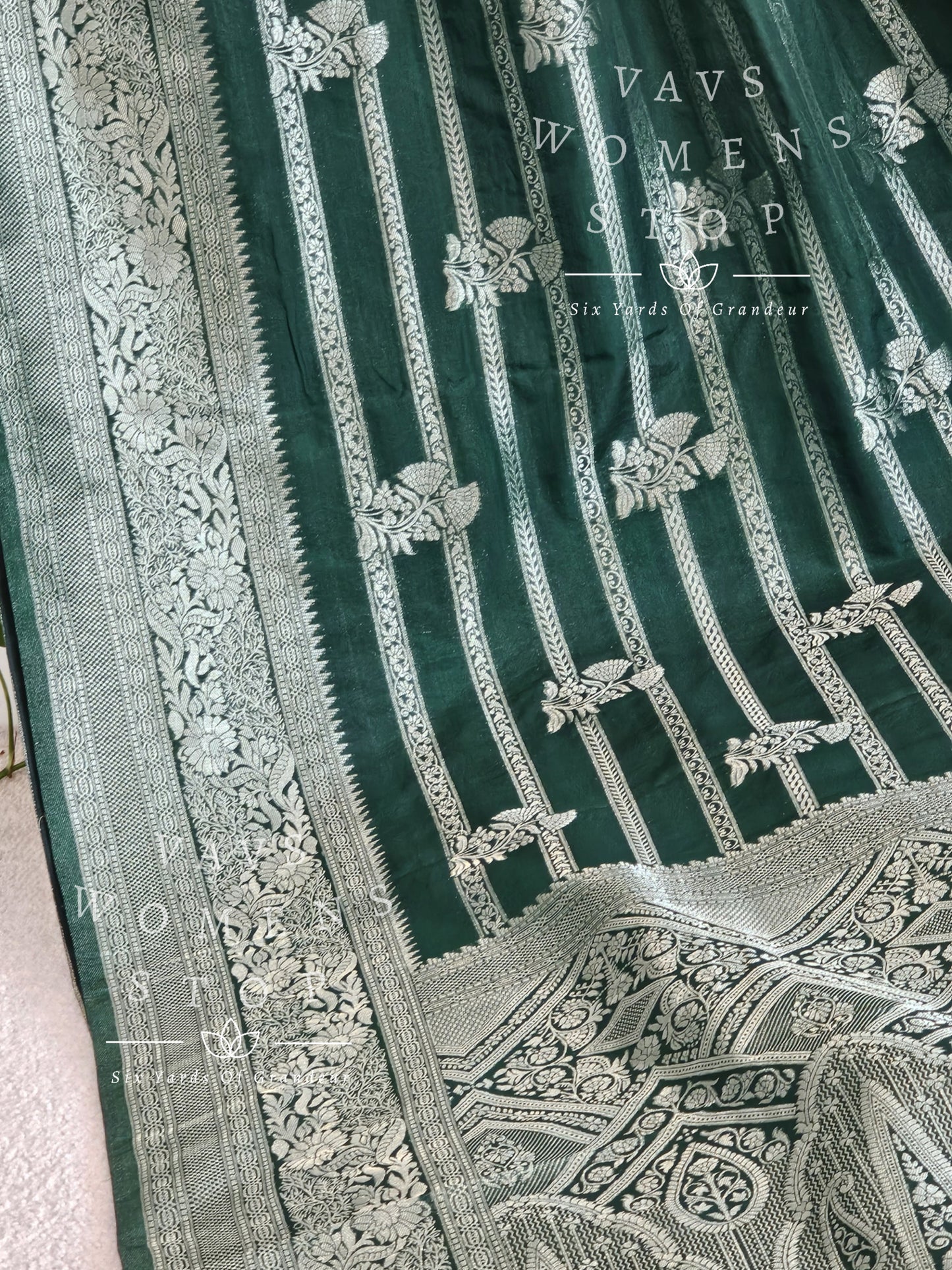 Semi Crepe Benarasi Silk Saree - Blouse