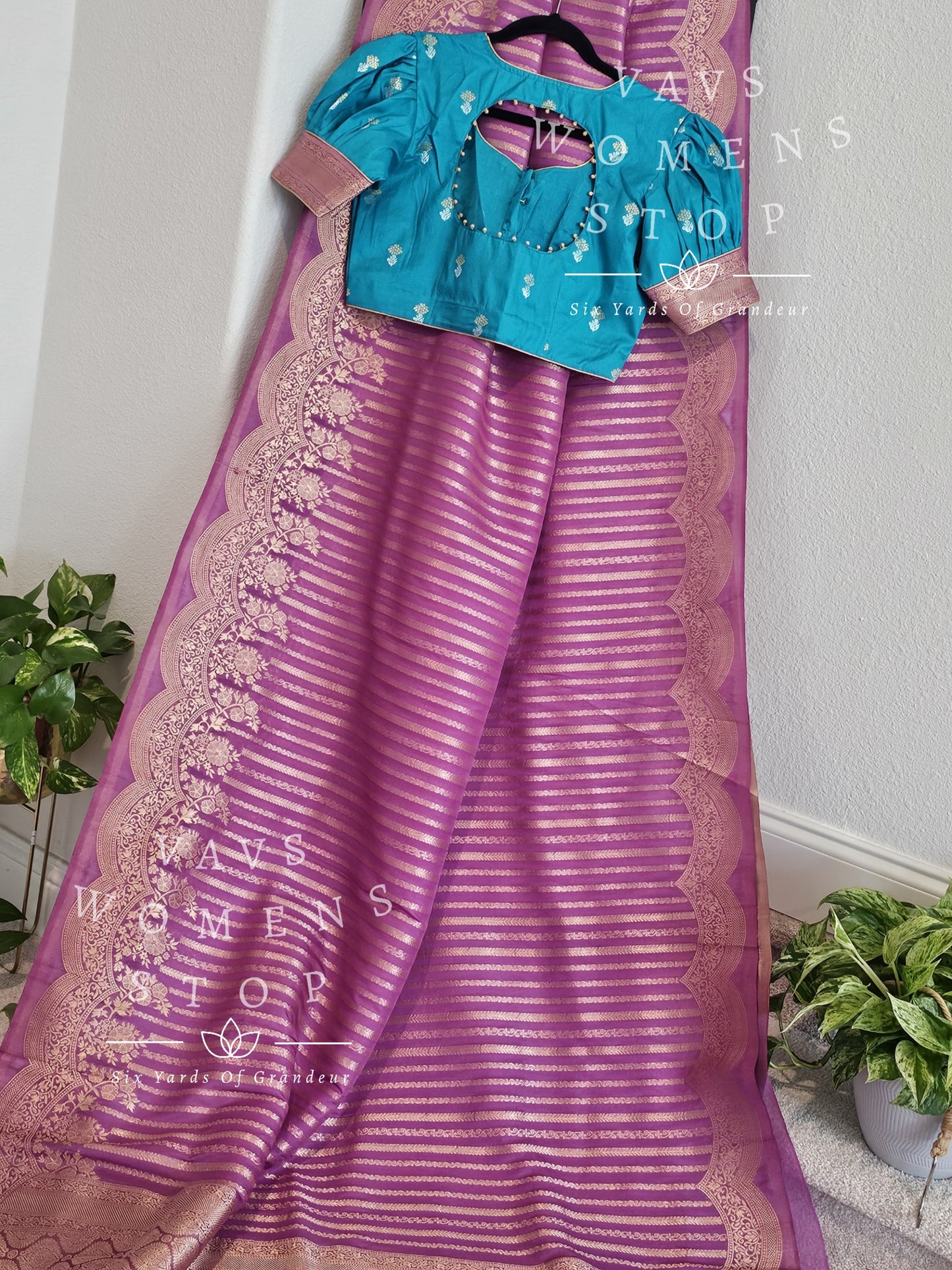 Semi Crepe Benarasi Silk Saree - Blouse