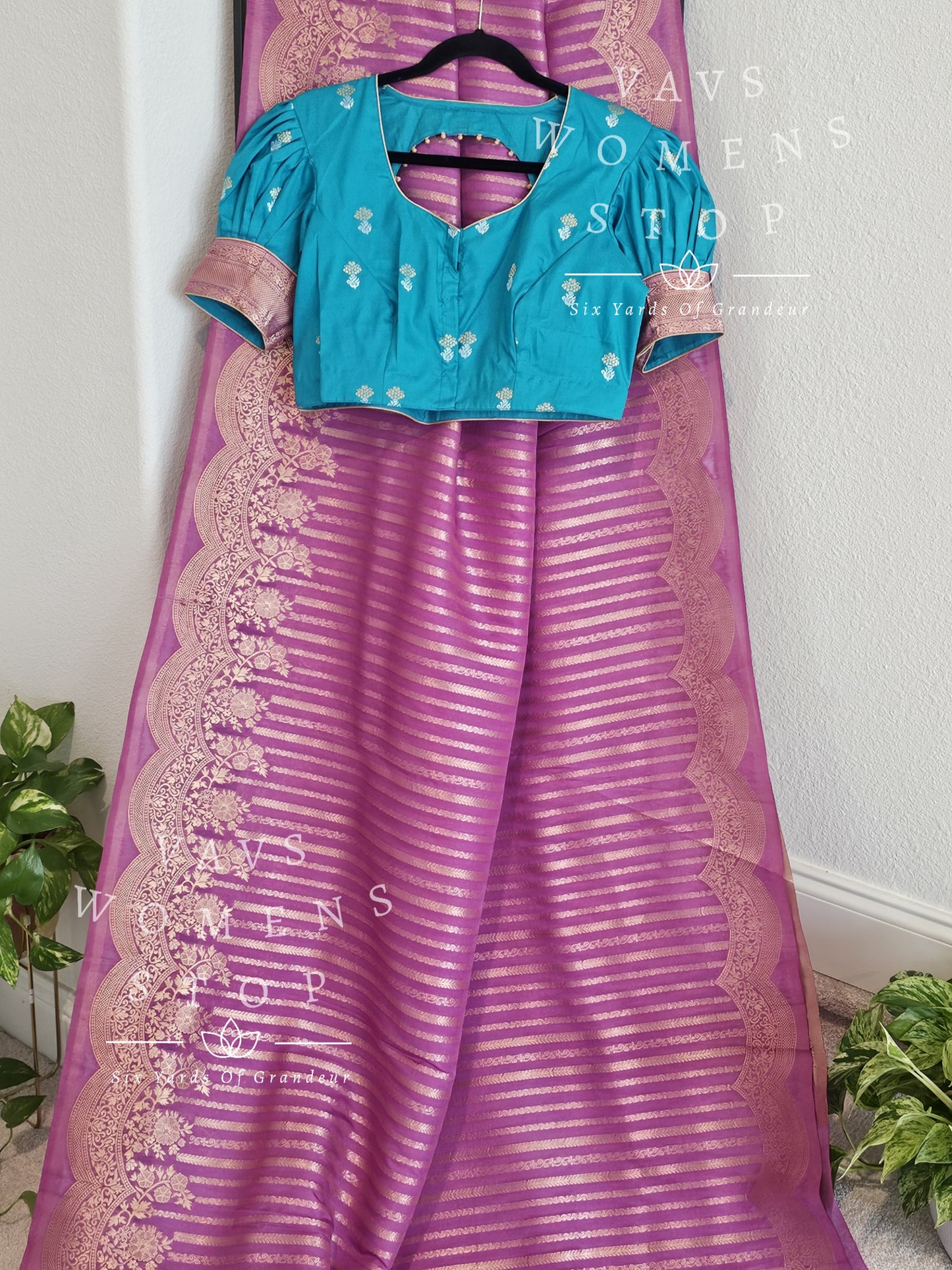 Semi Crepe Benarasi Silk Saree - Blouse