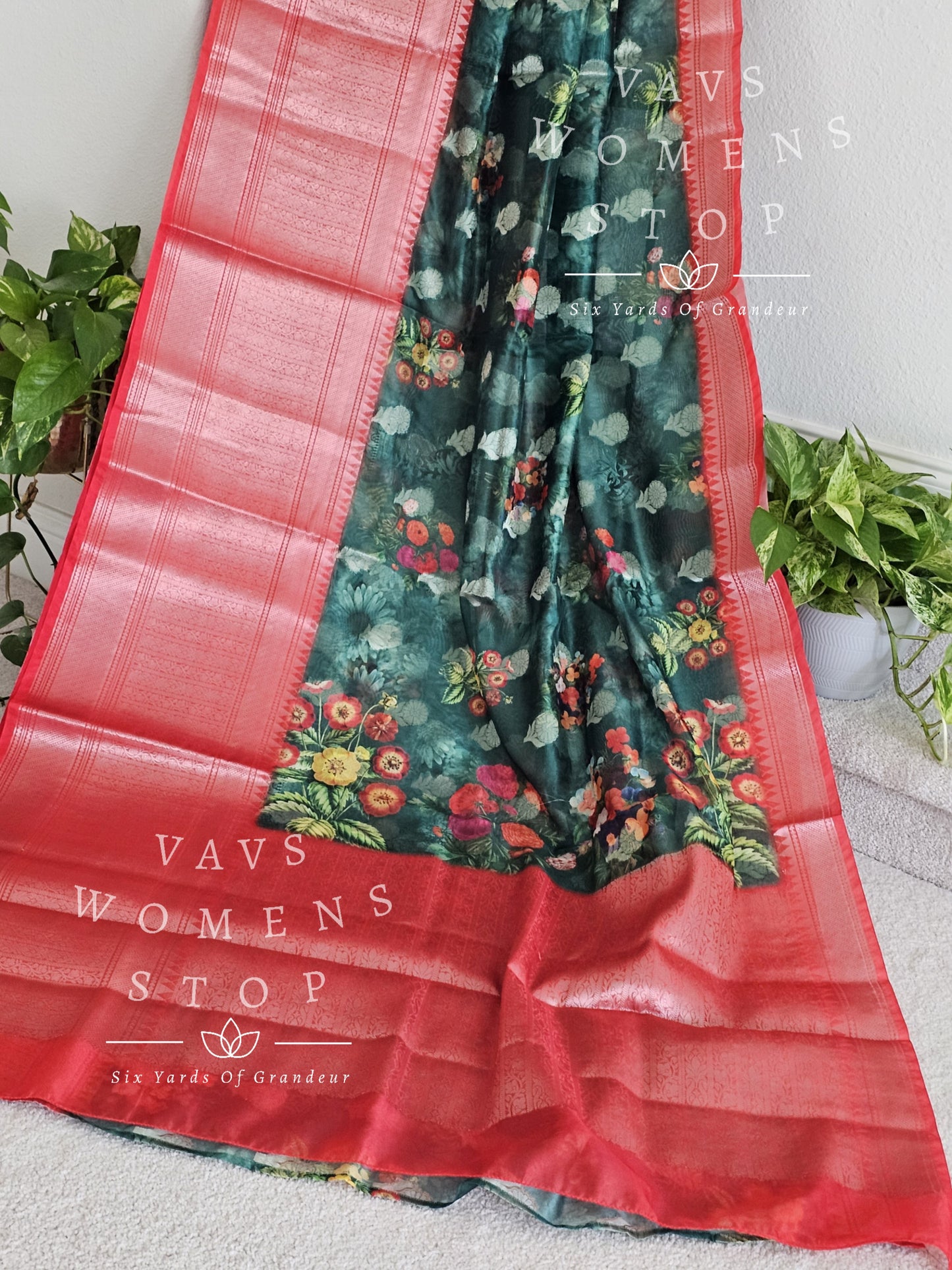 Fancy Floral Prints Soft Warm Organza Silk Saree - Blouse