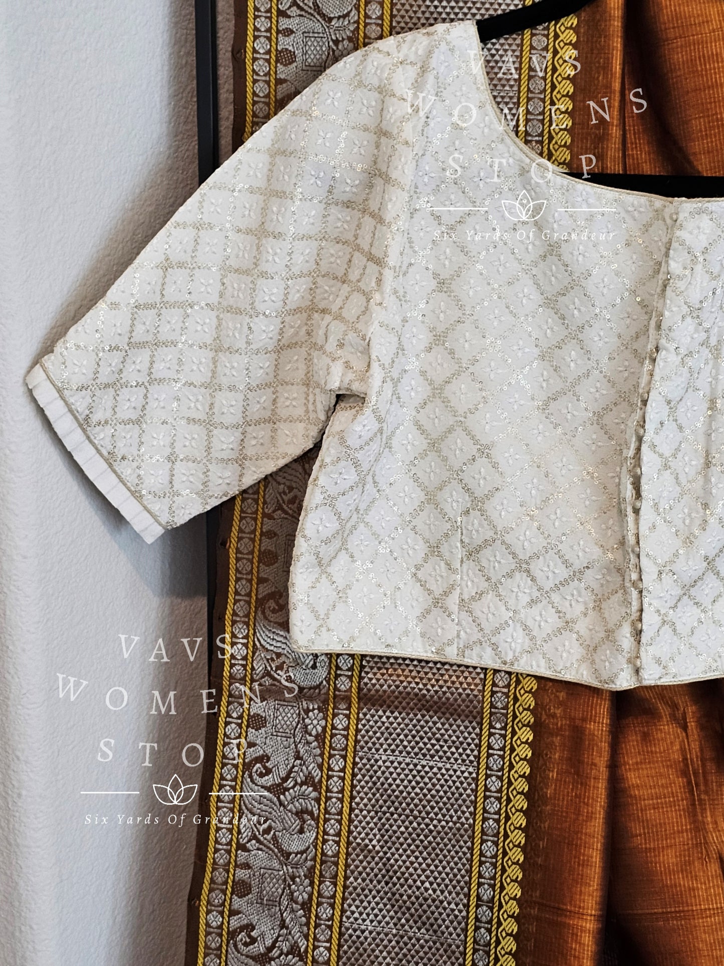 Mangalagiri Pattu Silk Cotton Kanchi Border Saree - Chikankari Blouse