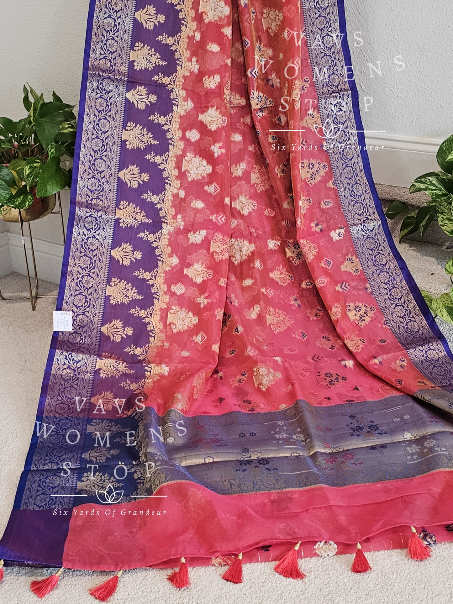 Semi Benarasi Warm Organza Silk Saree - Blouse