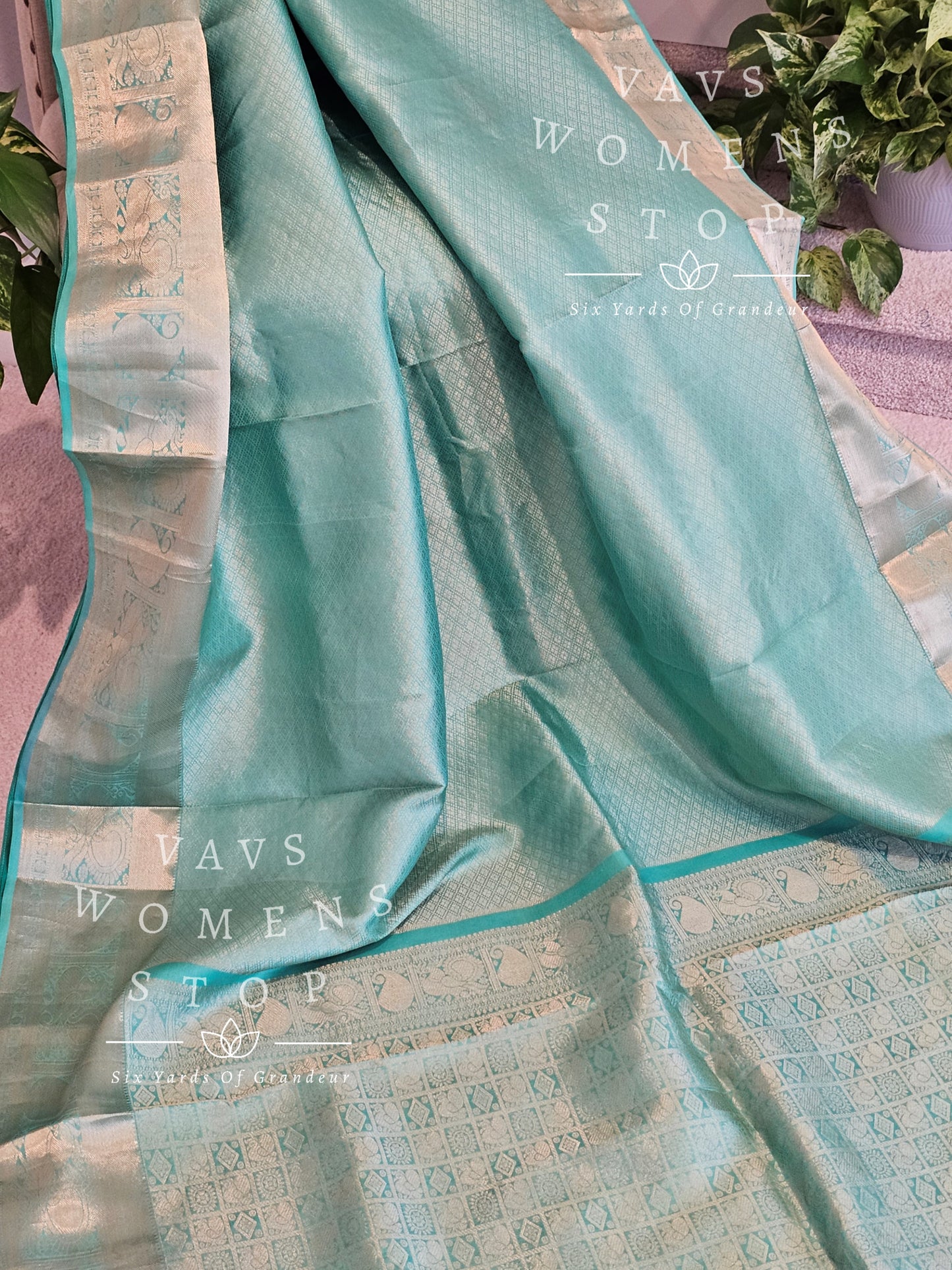 Pure Kanchi Pattu Soft Silk Saree -  Maggam Blouse