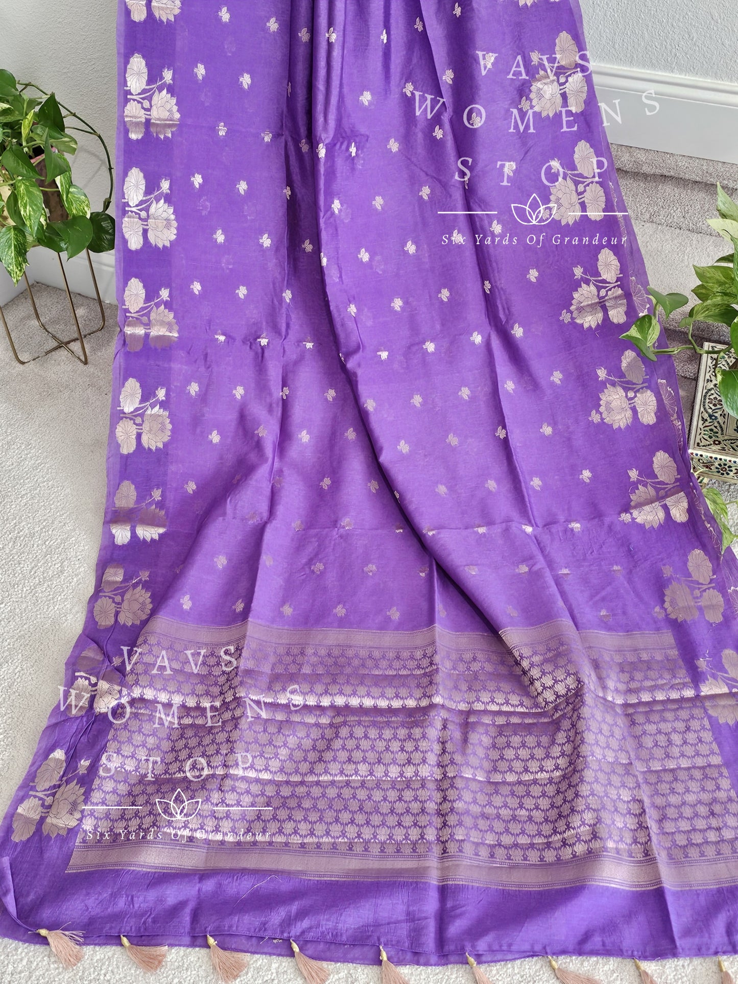 Borderless Chiniya Tussar Silk Saree - Blouse