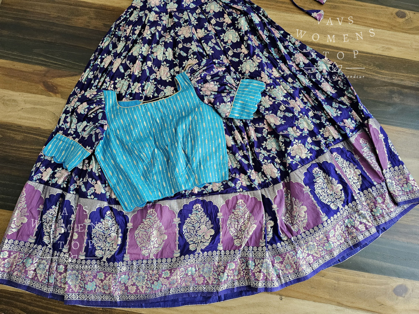 Munga Benarasi Lehenga/ Croptop Blouse Set