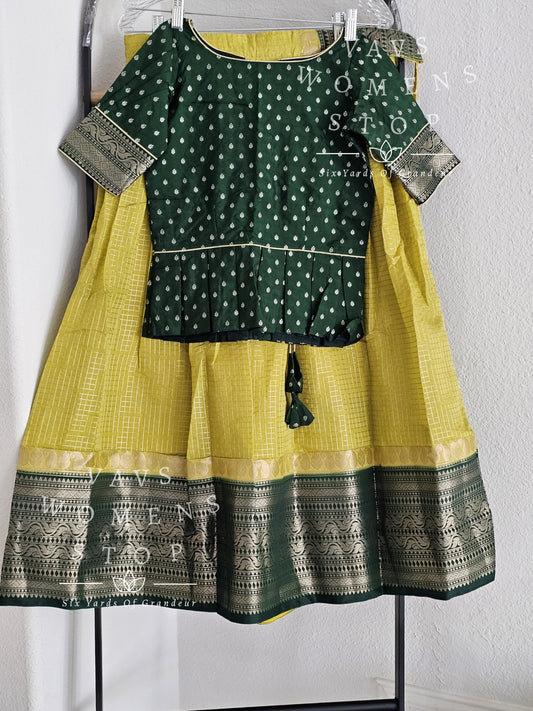 Chiniya Benarasi Lehenga - Blouse