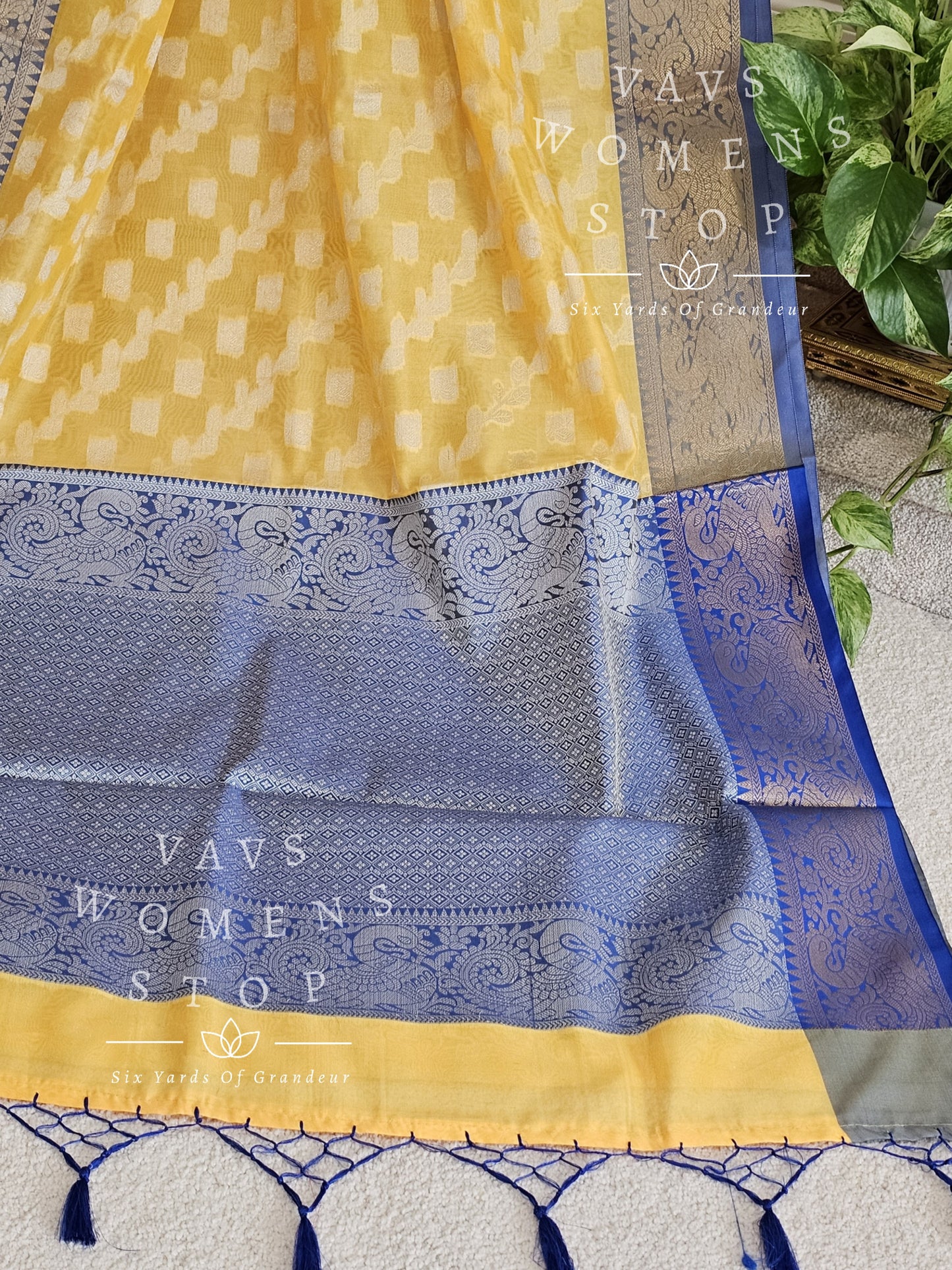 Semi Soft Warm Organza Benarasi Saree - Blouse