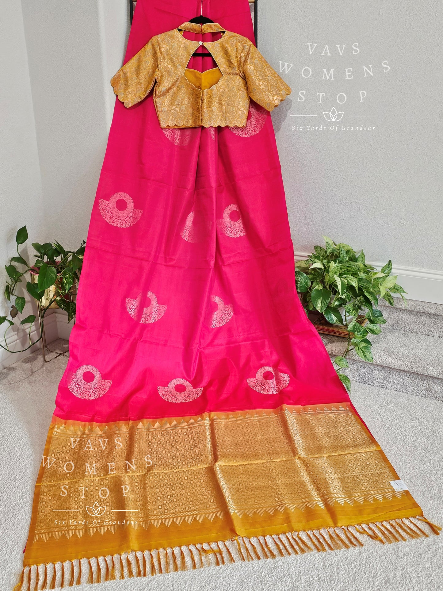 Pure Kanchi Soft Silk Borderless Jhumki Saree - Pure Benarasi Silk Bouse