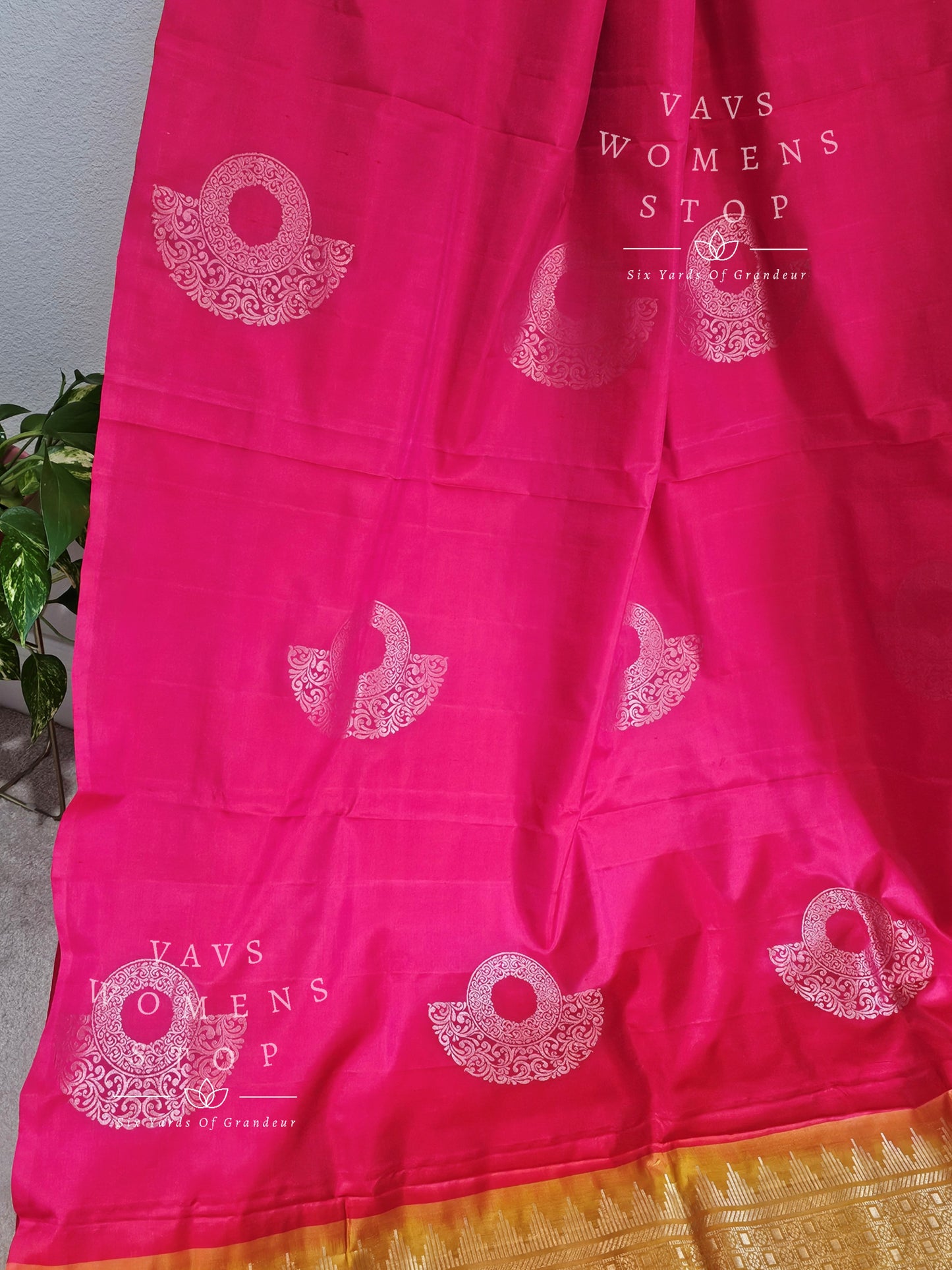 Pure Kanchi Soft Silk Borderless Jhumki Saree - Pure Benarasi Silk Bouse