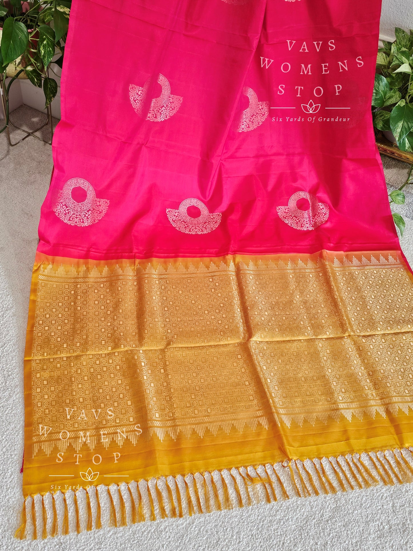 Pure Kanchi Soft Silk Borderless Jhumki Saree - Pure Benarasi Silk Bouse