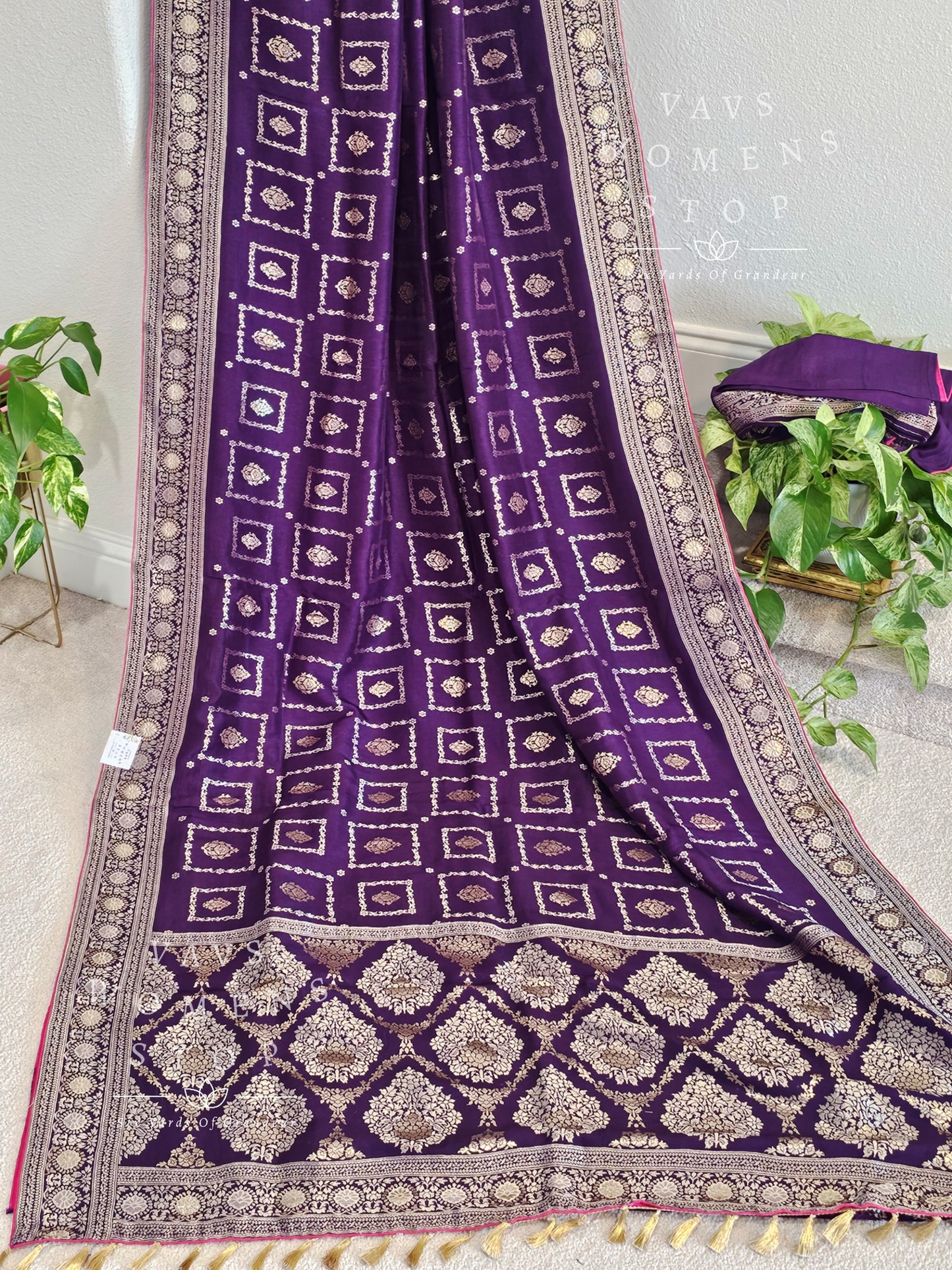 Munga Benarasi Crepesilk Saree - Benarasi Blouse