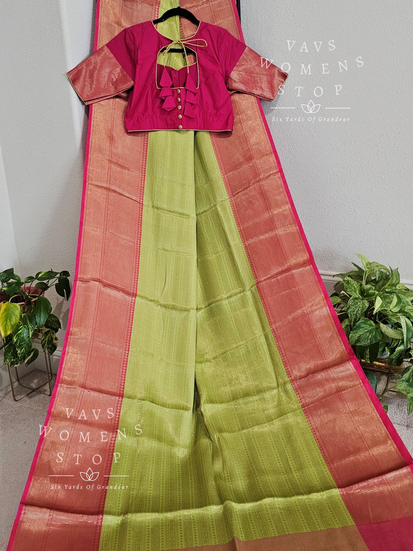 Kora Muslin Katan Silk Saree - Blouse