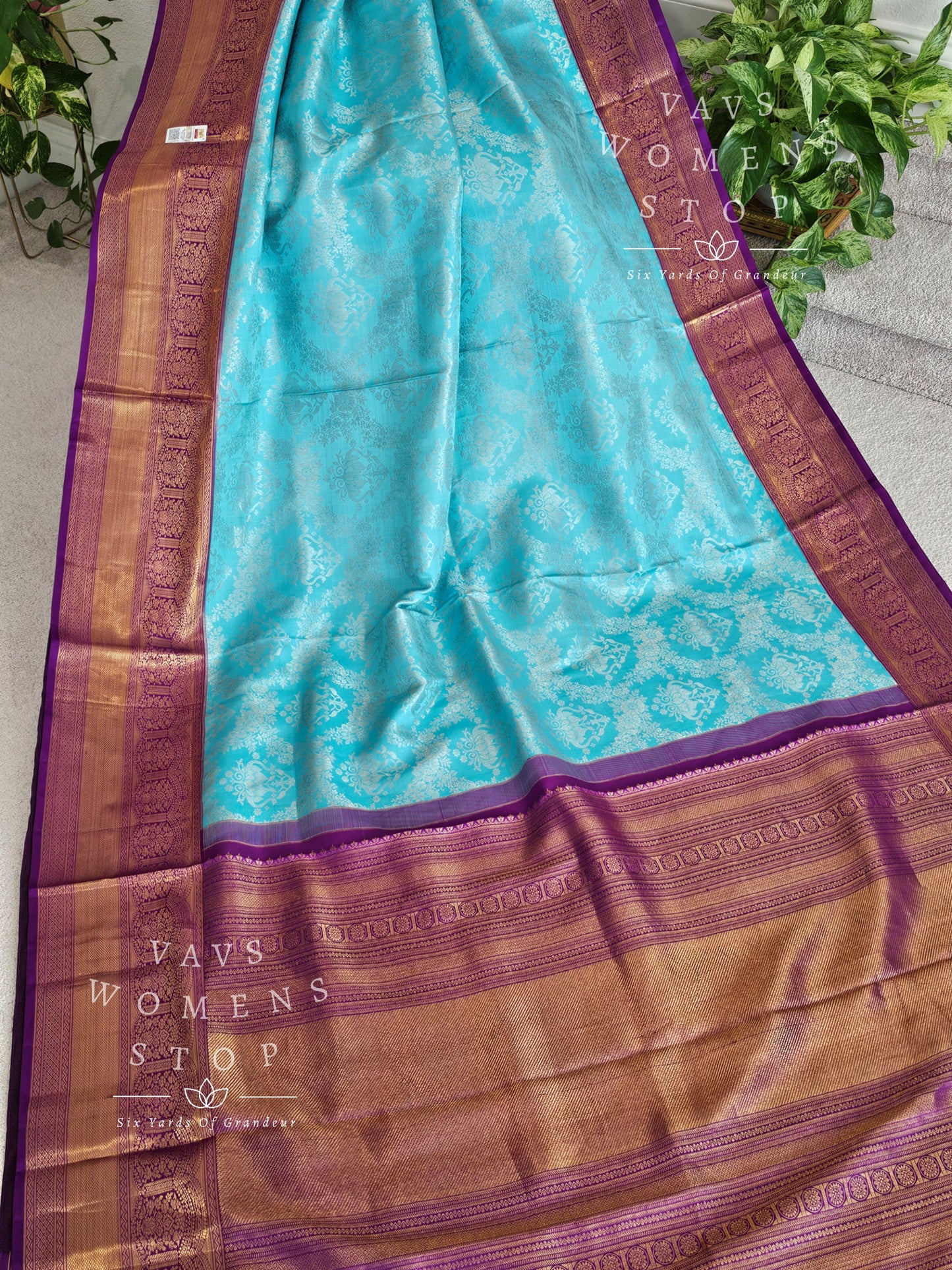 Pure Kanchi Pattu Silk Saree - Maggam Blouse