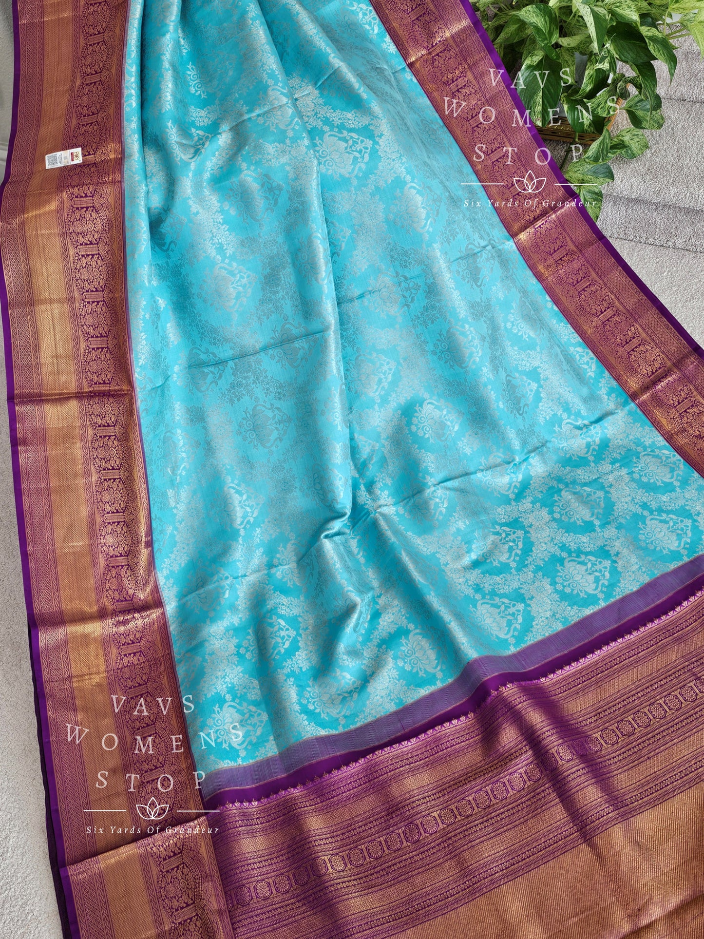 Pure Kanchi Pattu Silk Saree - Maggam Blouse