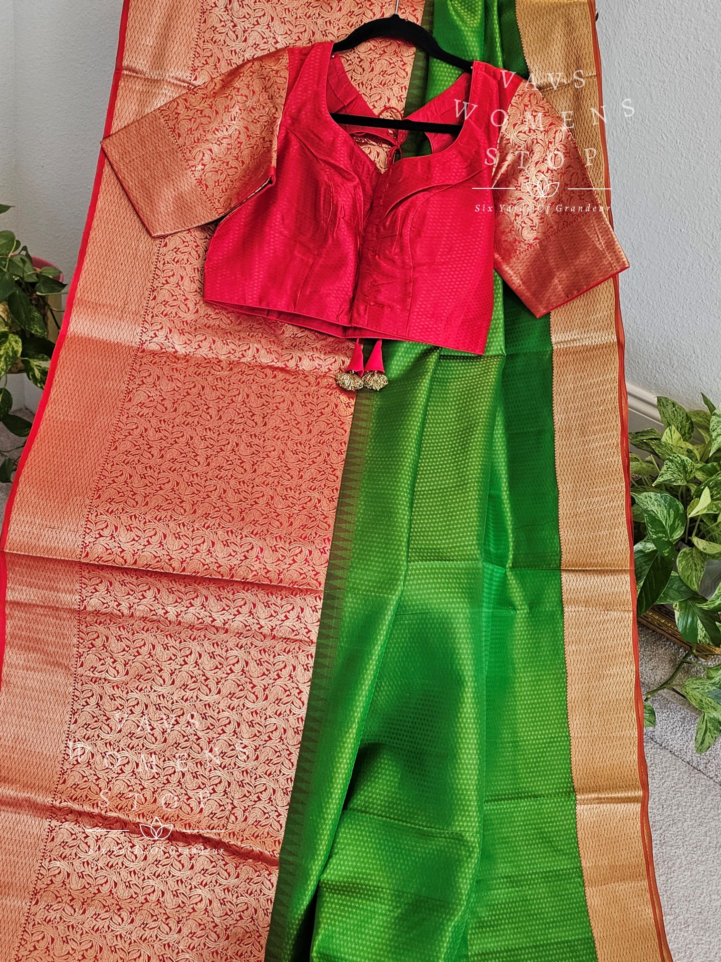 Traditional Colors Pure Kanchi Soft Silk Designer Saree - Blouse