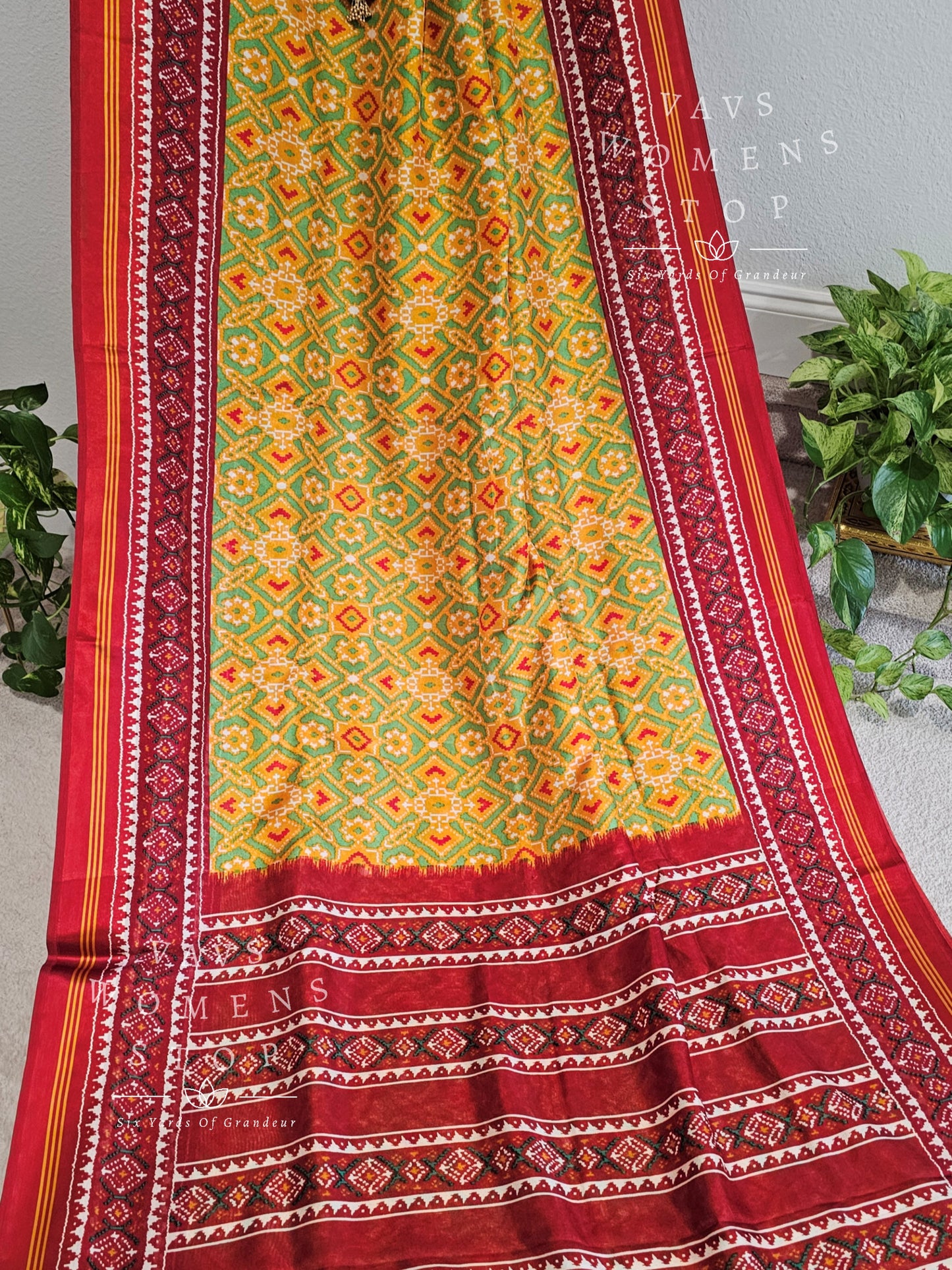 Patola Prints Jute Linen Saree with Benarasi Foil Prints Blouse