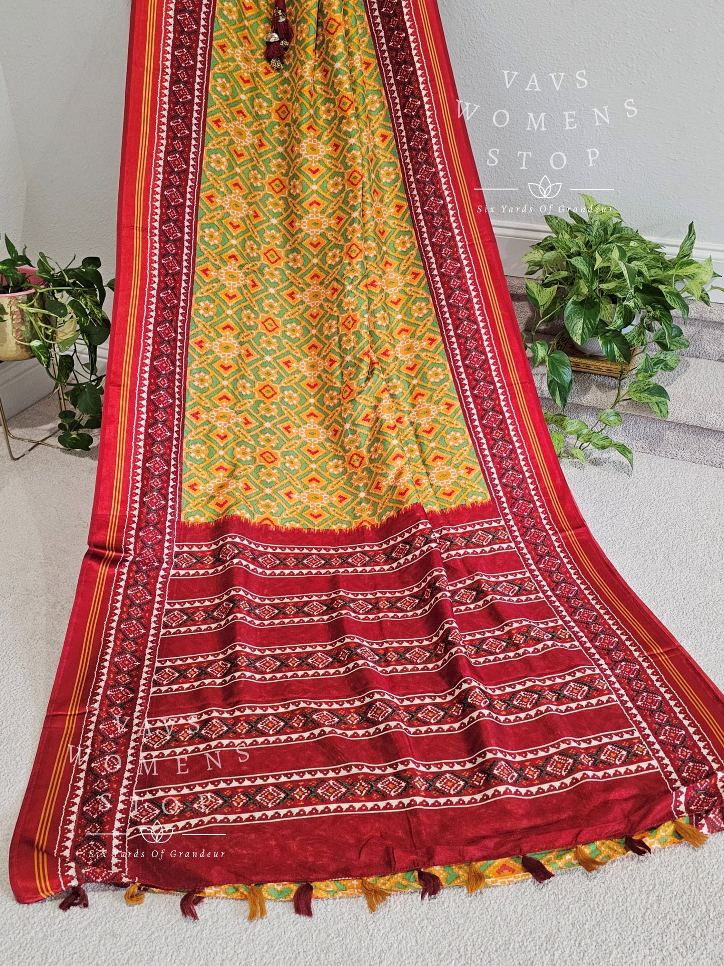 Patola Prints Jute Linen Saree with Benarasi Foil Prints Blouse