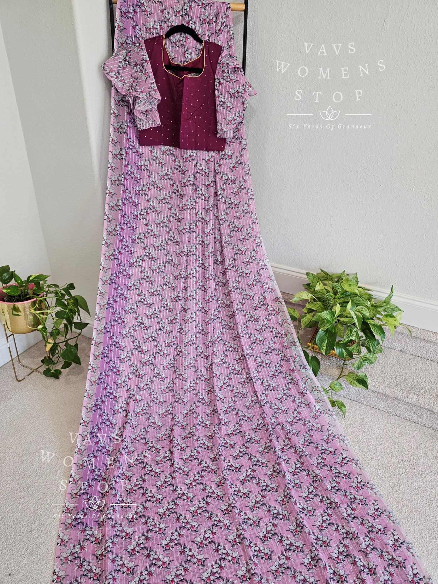 Viscose Georgette Floral Prints Sequins Saree - Blouse