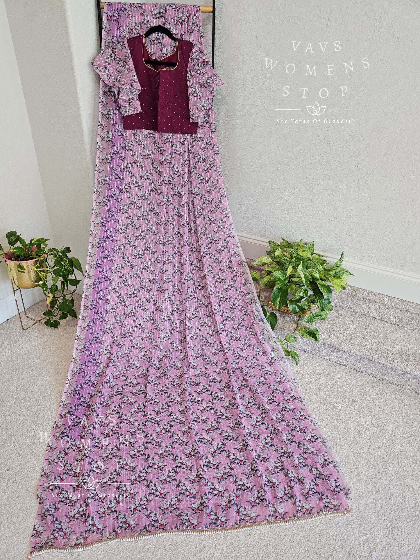 Viscose Georgette Floral Prints Sequins Saree - Blouse