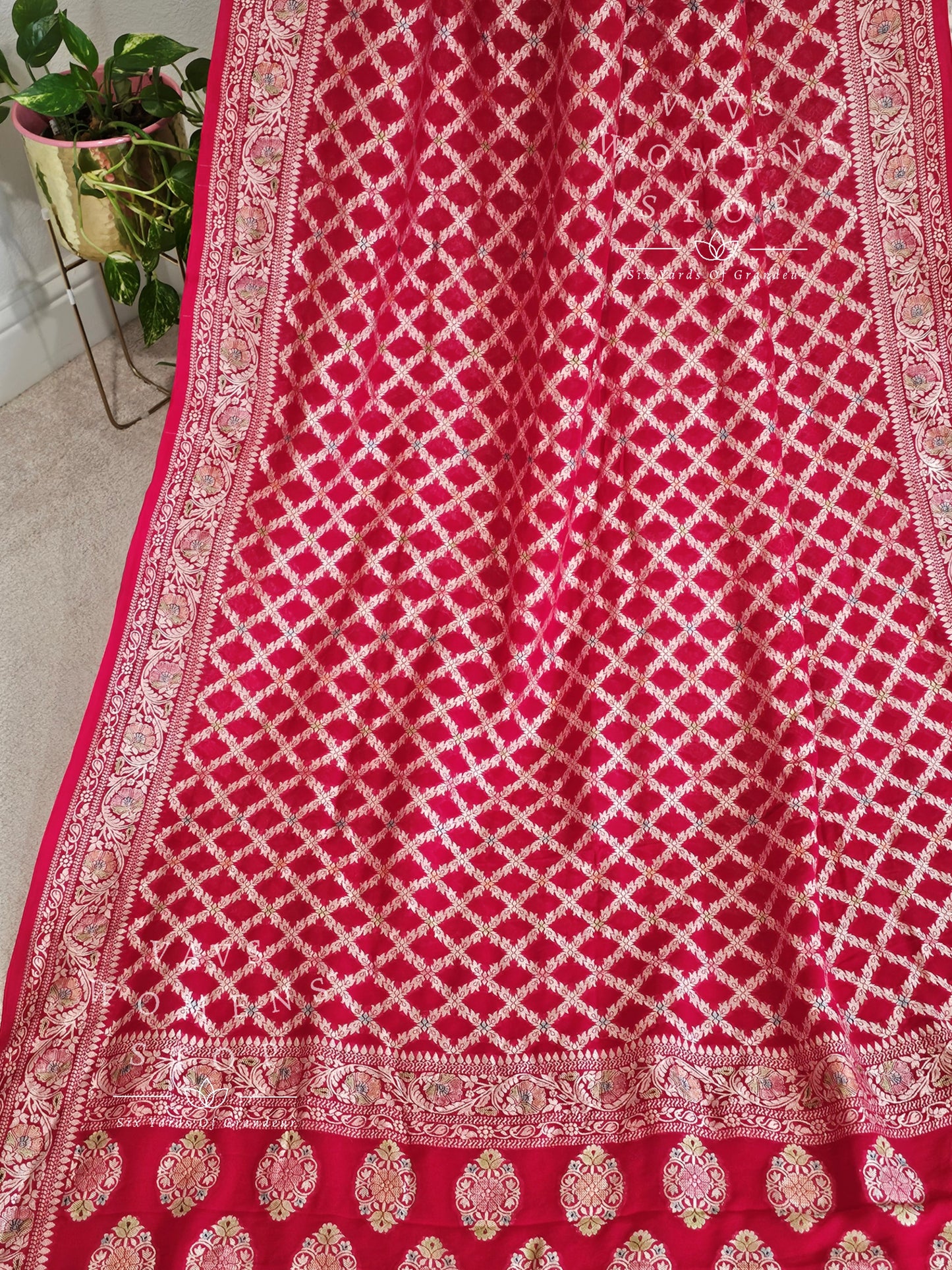 Deep Pink Shade Pure Viscose Georgette Saree - Blouse