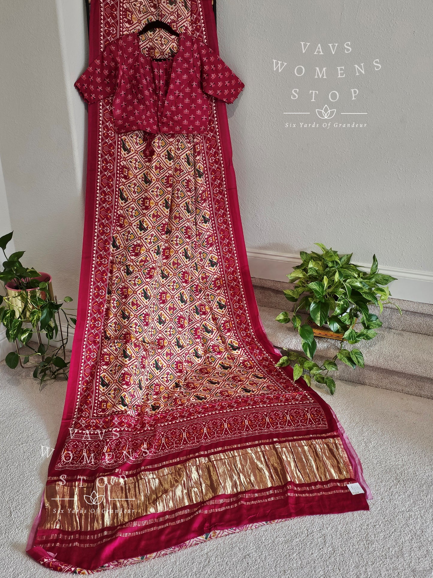 Pure Gaji Silk Patola Prints Saree - Blouse