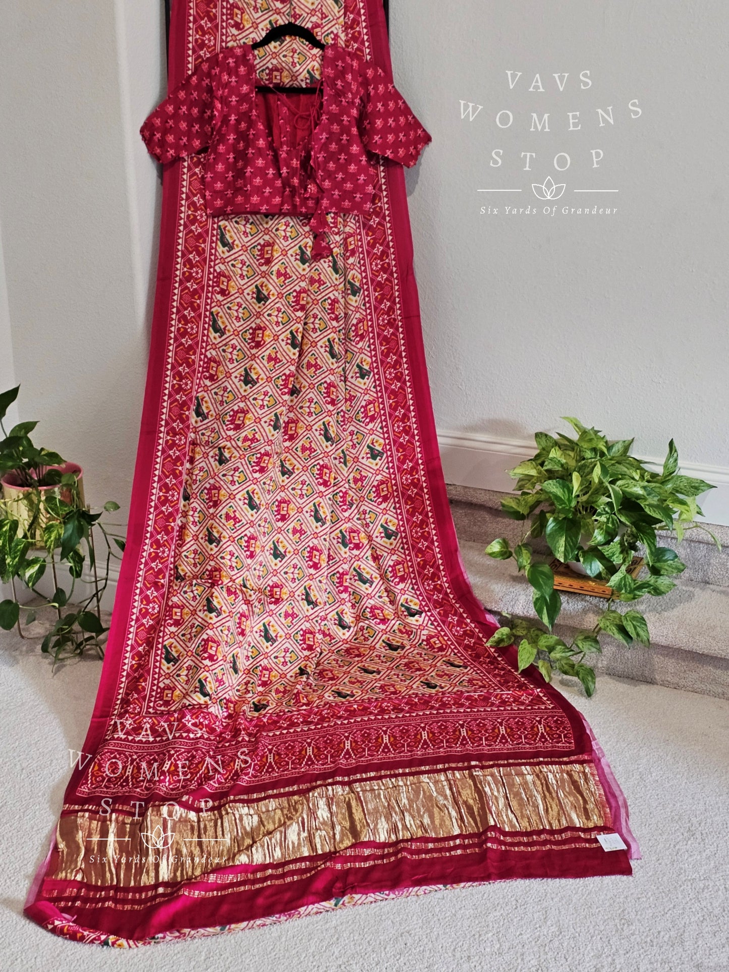 Pure Gaji Silk Patola Prints Saree - Blouse