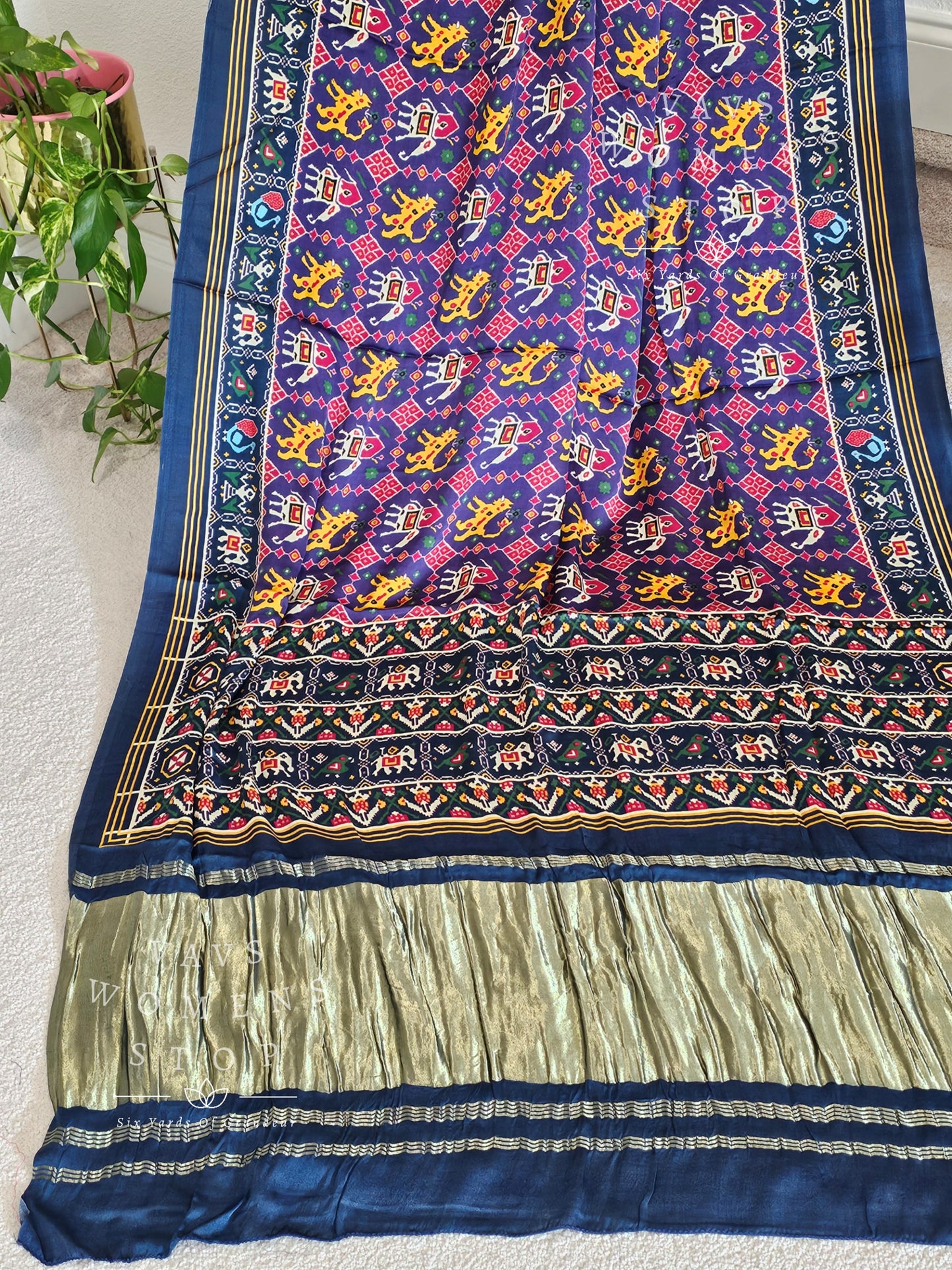 Pure Gaji Silk Patola Prints Saree - Blouse
