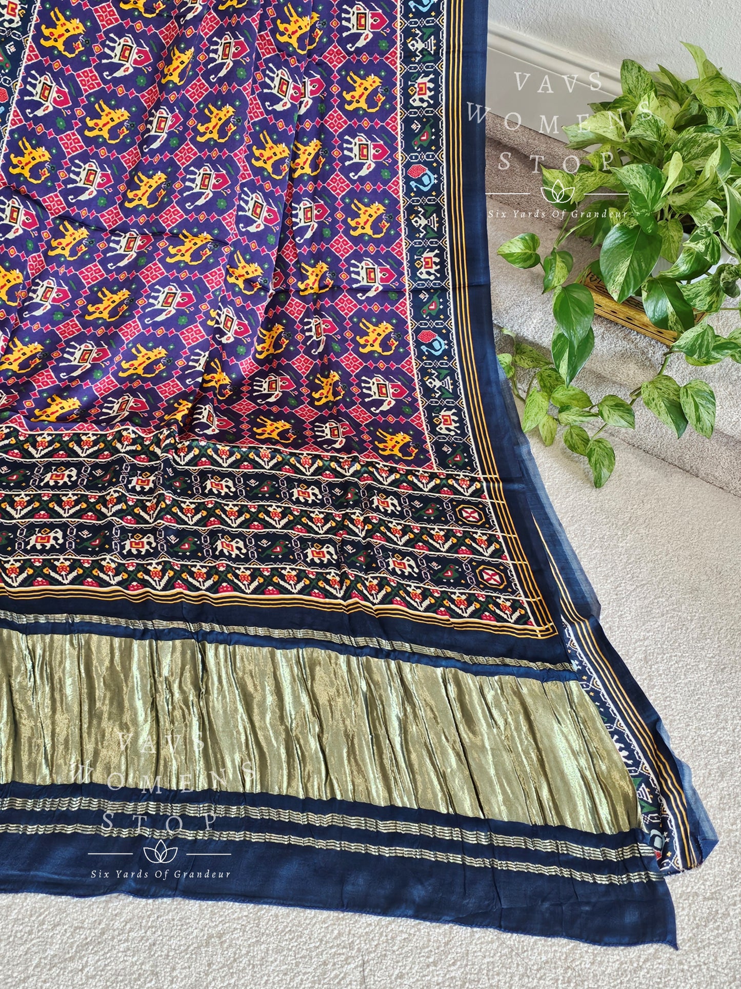 Pure Gaji Silk Patola Prints Saree - Blouse