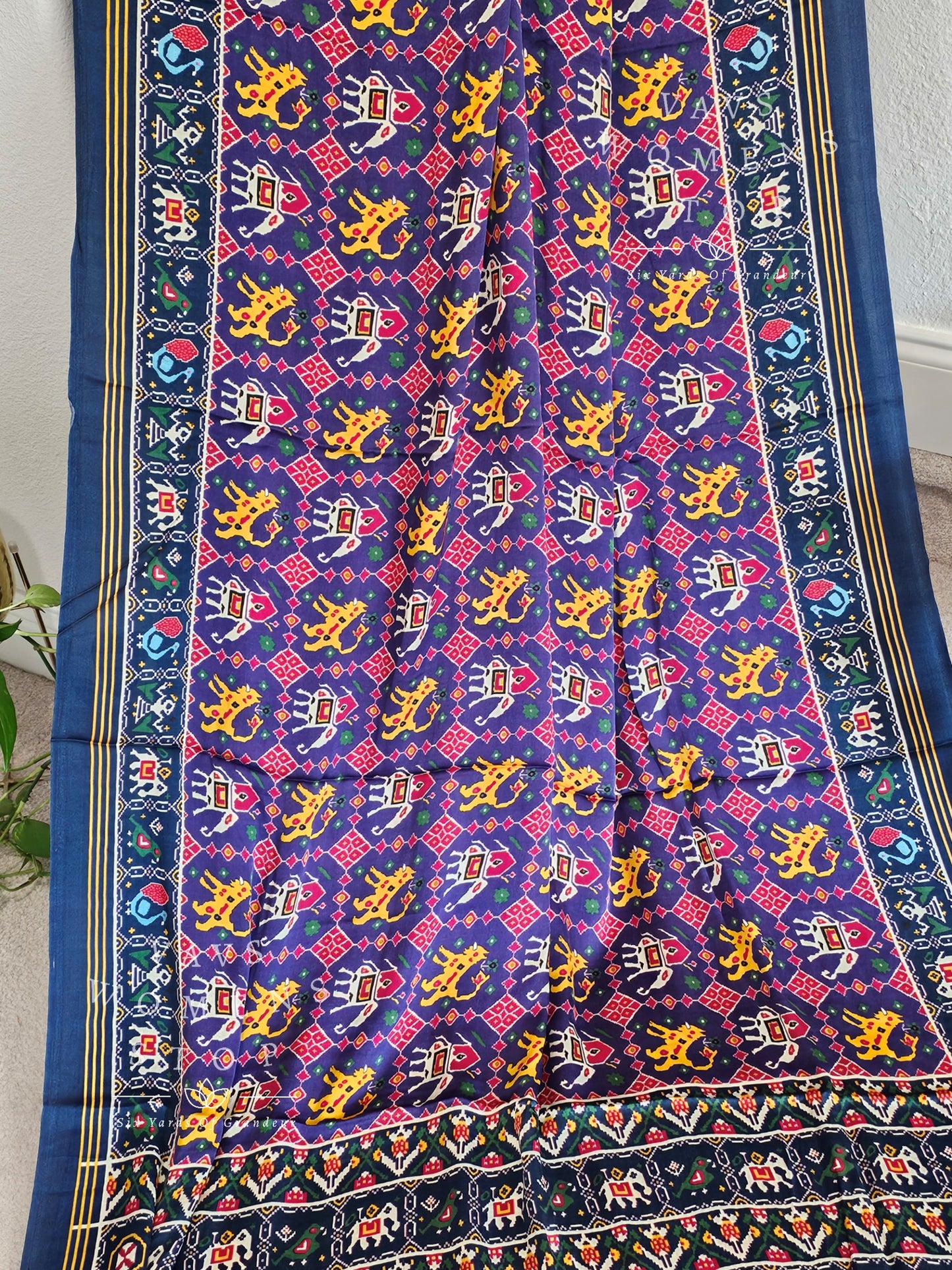 Pure Gaji Silk Patola Prints Saree - Blouse